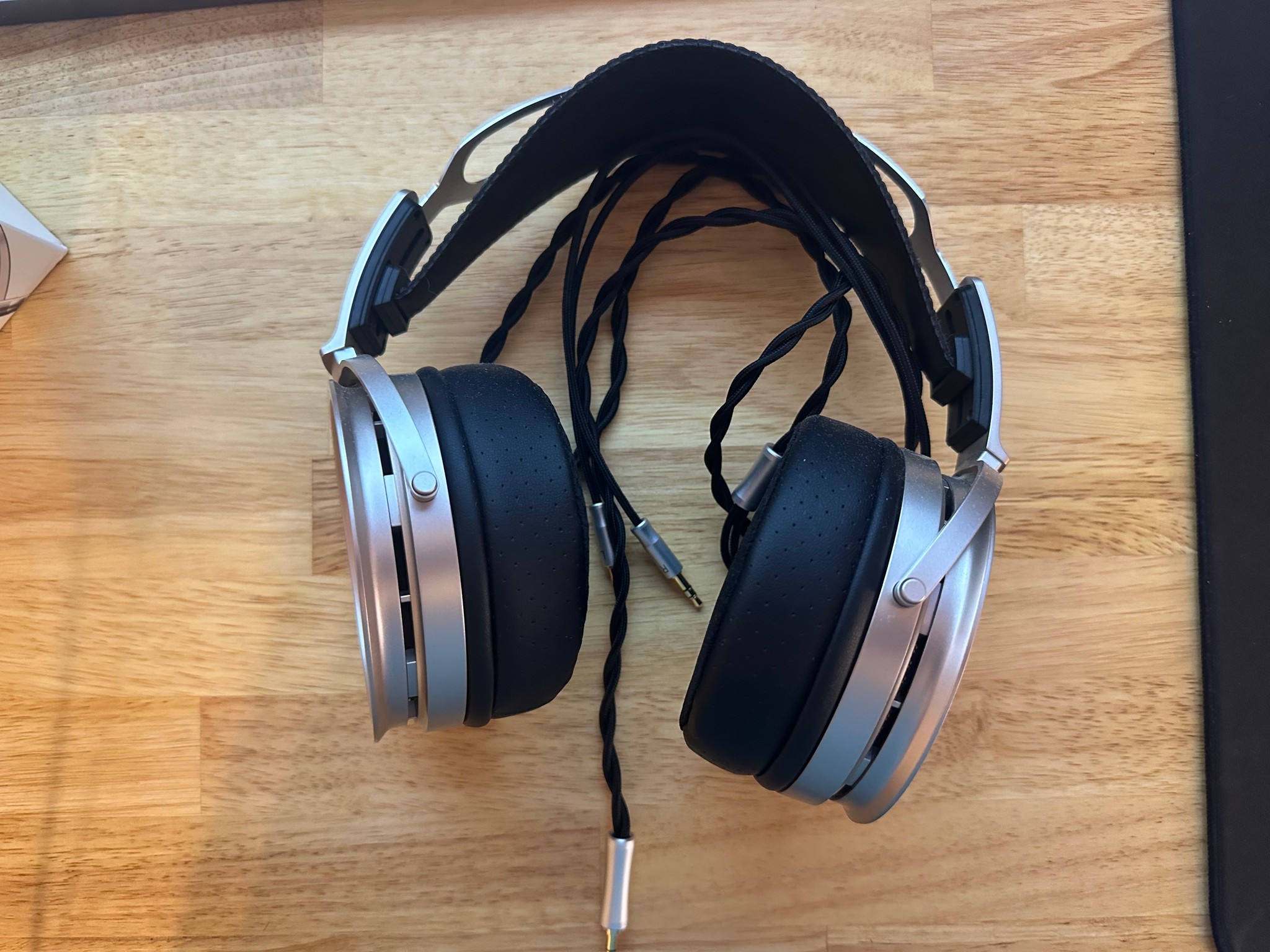 Aune AR5000 Full-Size Open-Back Headphones  (BRAND NEW NEVER WORN)