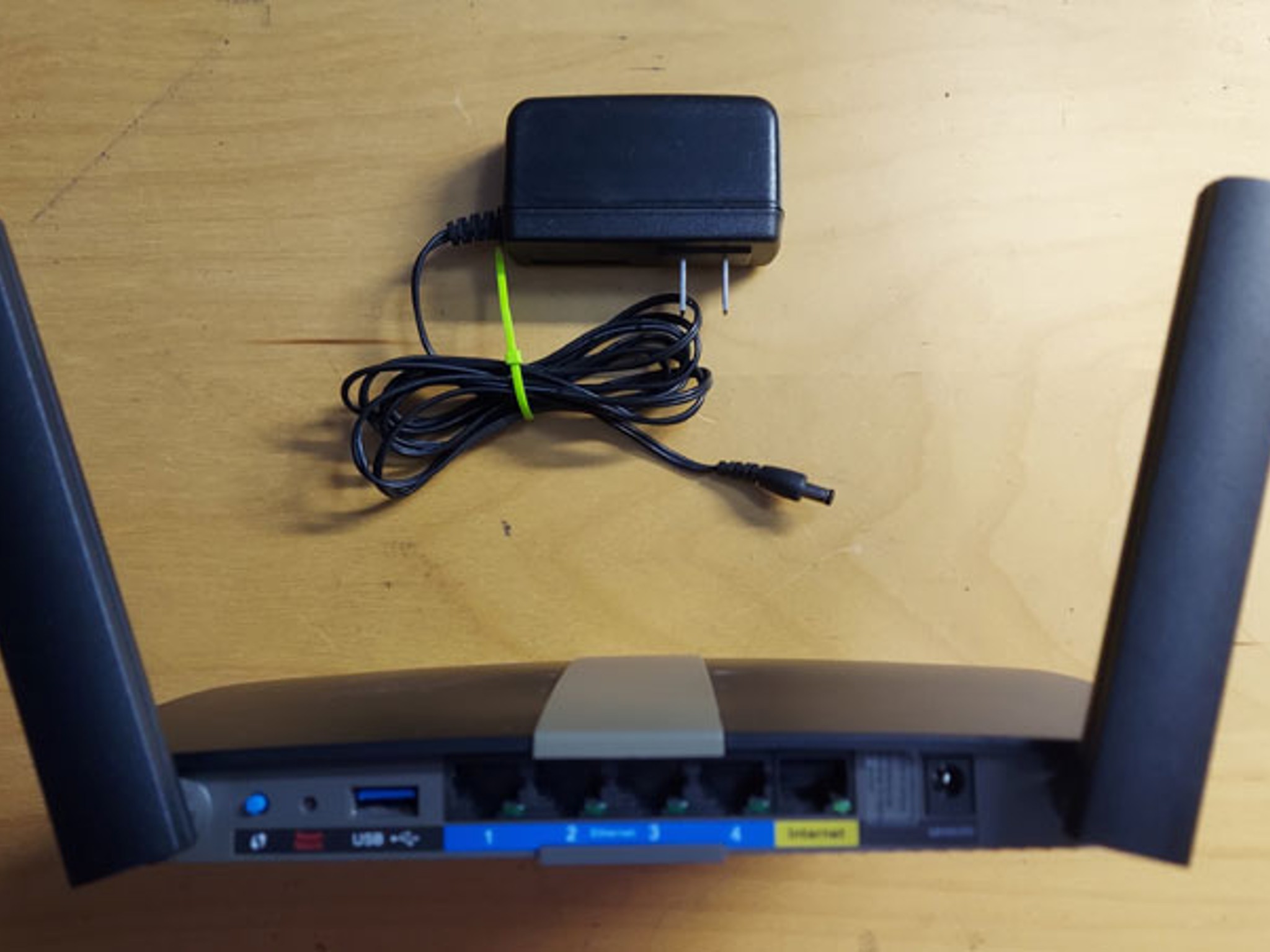 Linksys EA6350 AC1200+ Dual-Band WiFi Gigabit Router 4 Port Switch * TESTED & WORKING *