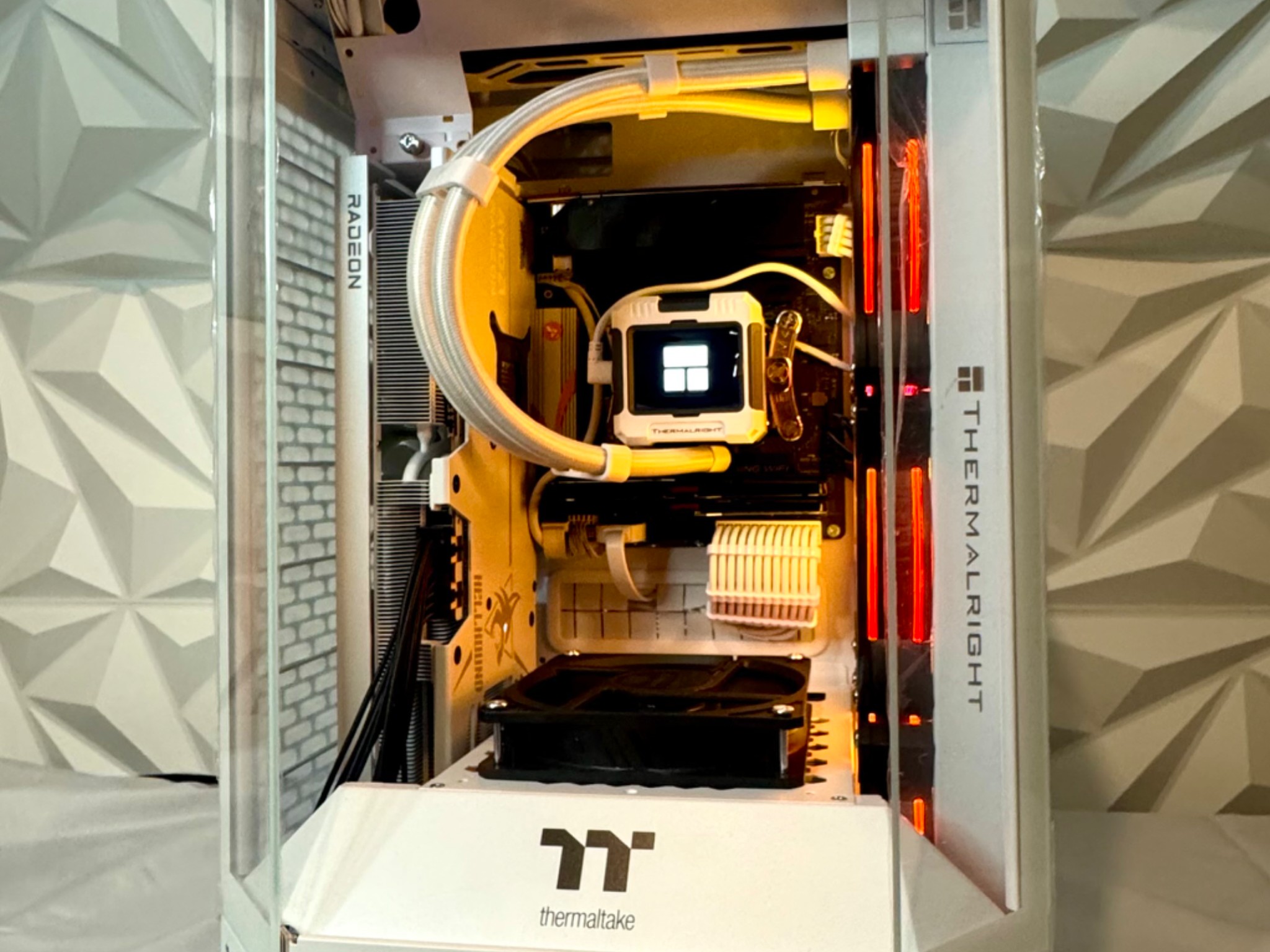 🚀🐰|High-end Gaming Pc| Ryzen 7 9700x, 9070xt, 64gb, 2tb, Wifi