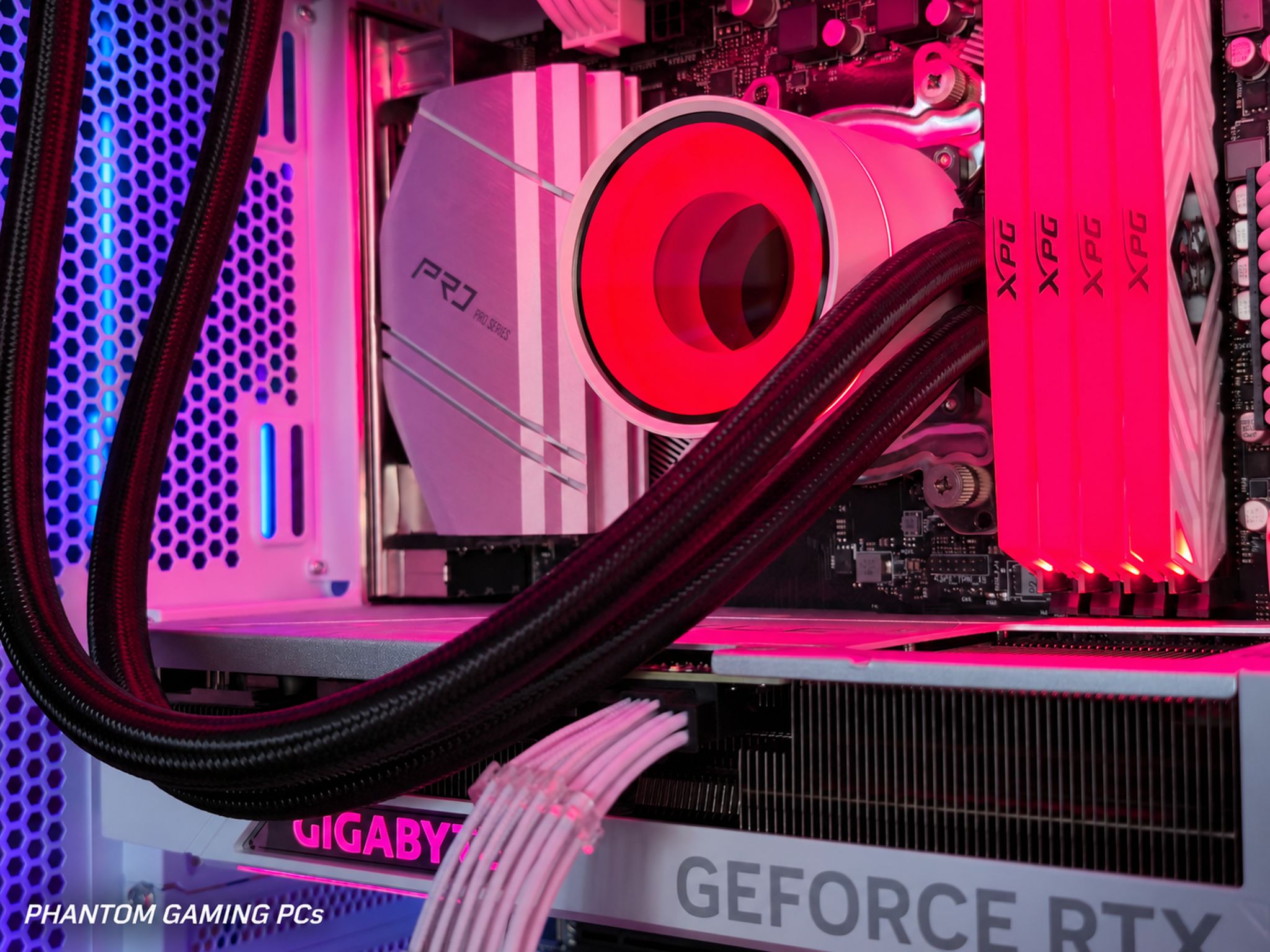 RTX 4070 Super // Ryzen 7 5800X // 32 GB RAM // 360MM AIO // 1TB SSD