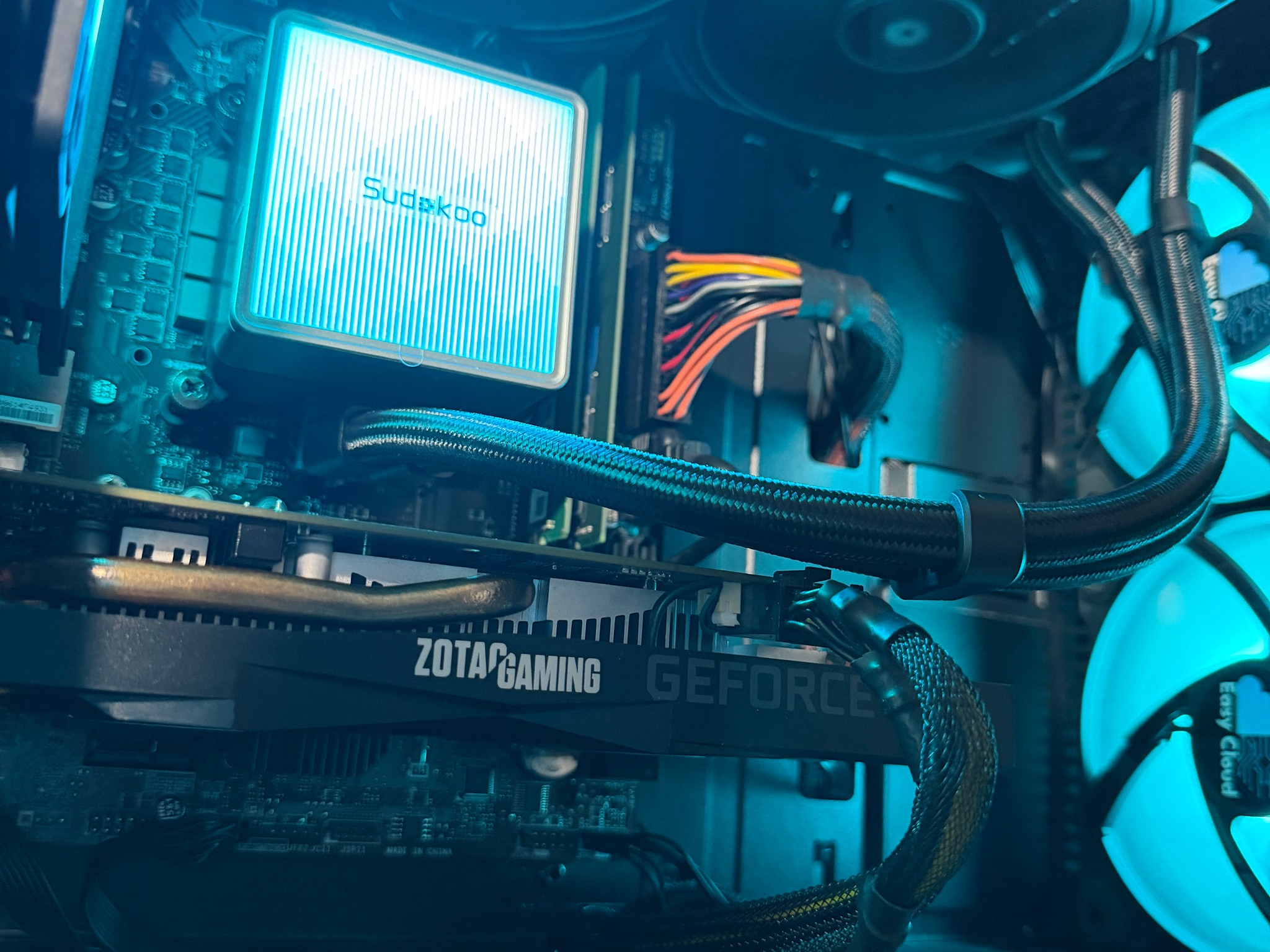 🔥 GTX 1660 - i5 9600KF - 16GB DDR4 - 240GB SSD + 500GB HDD