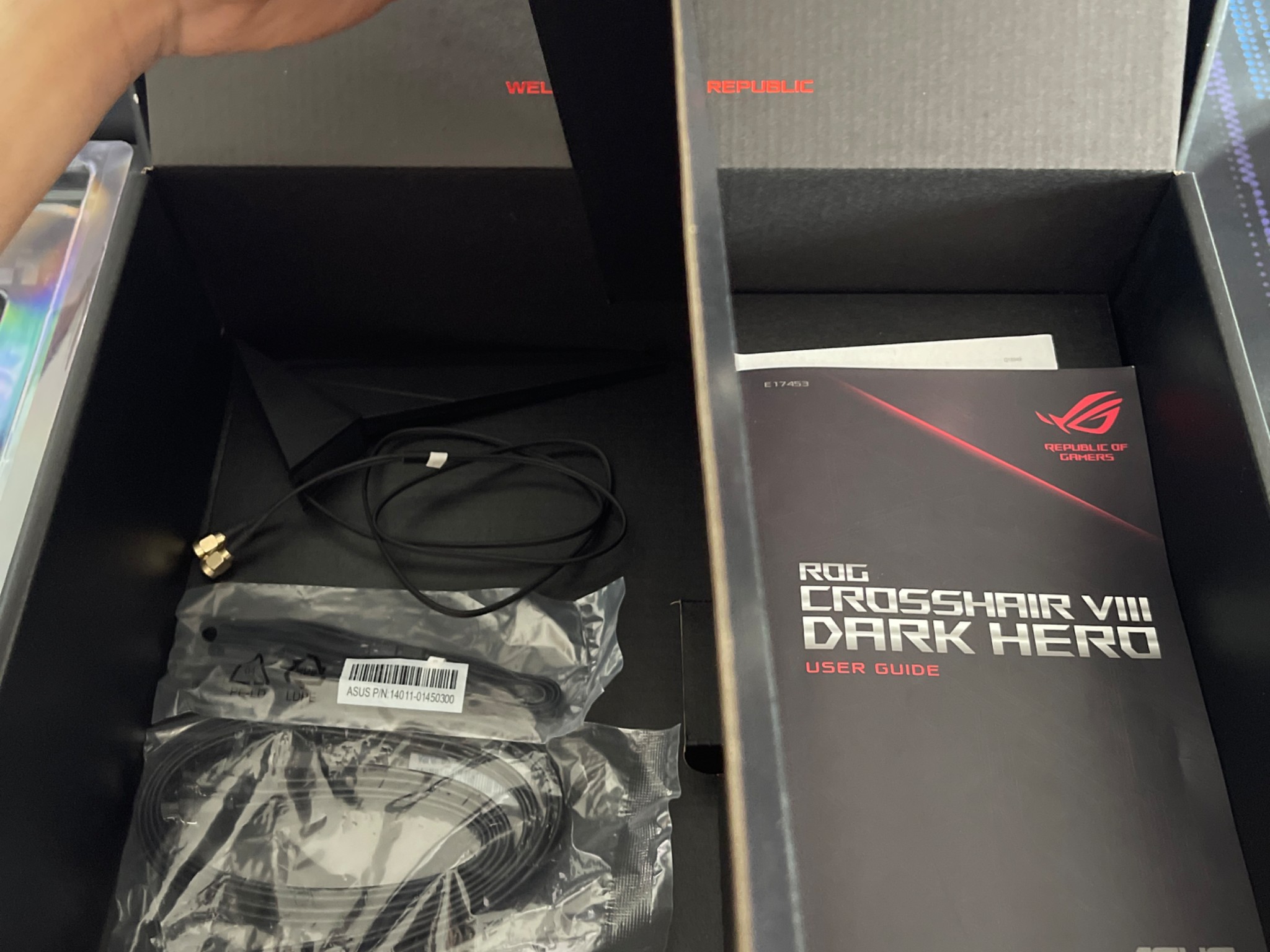 ⚠️LIKE NEW⚠️ Asus X570 ROG Crosshair VIII Dark Hero ATX AM4 Motherboard