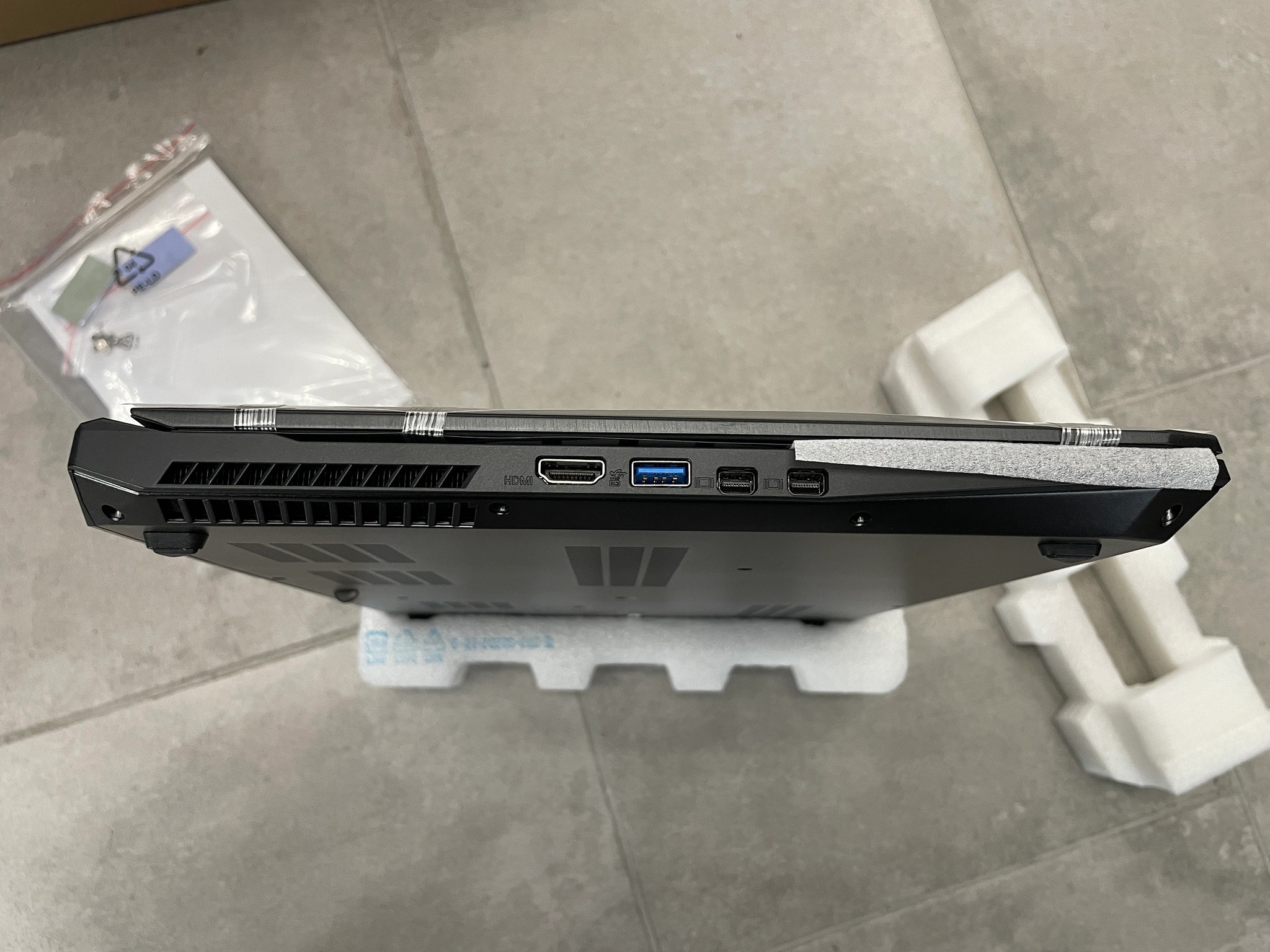 Clevo 15.6" P650RA + i7 6700HQ + GTX 965m + 1080p 60HZ