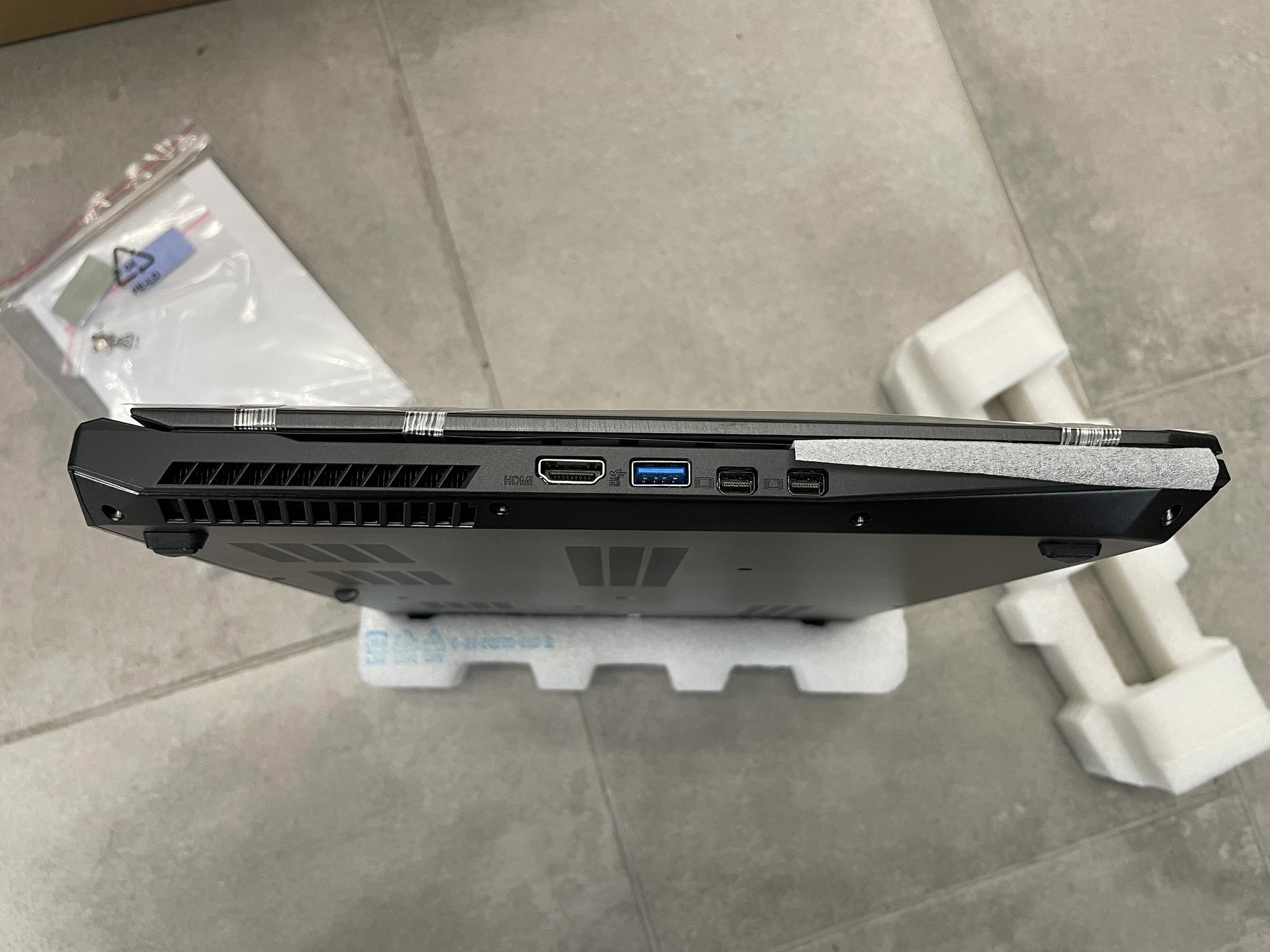 Clevo 15.6" P650RA + i7 6700HQ + GTX 965m + 1080p 60HZ