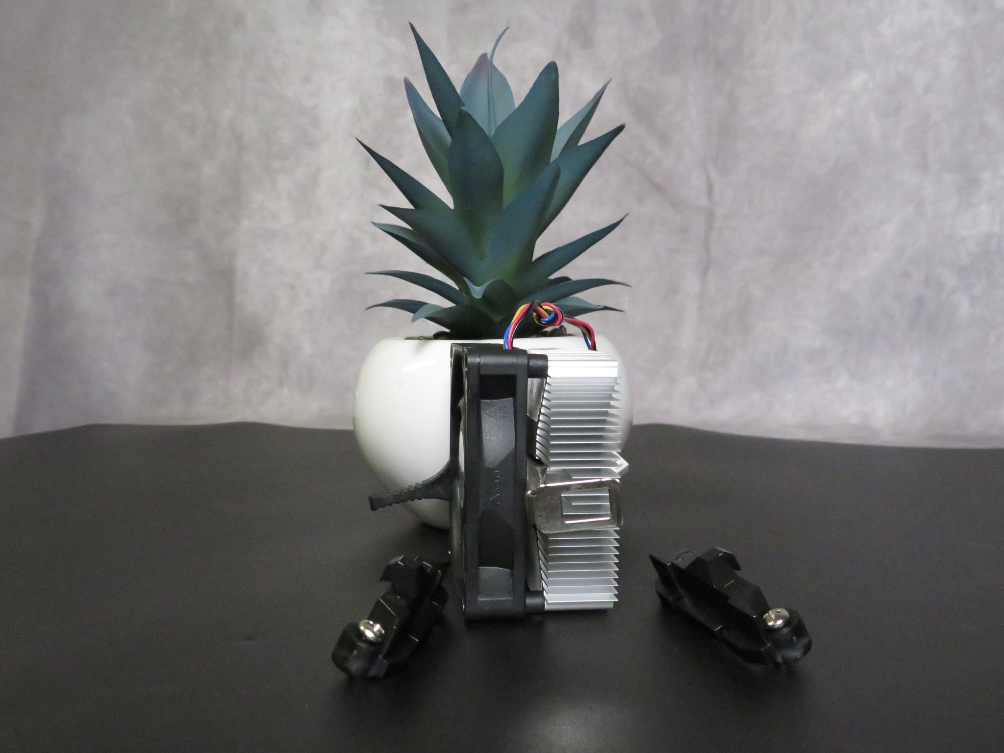 AM4 Low Profile Cooler w/mounting hardware