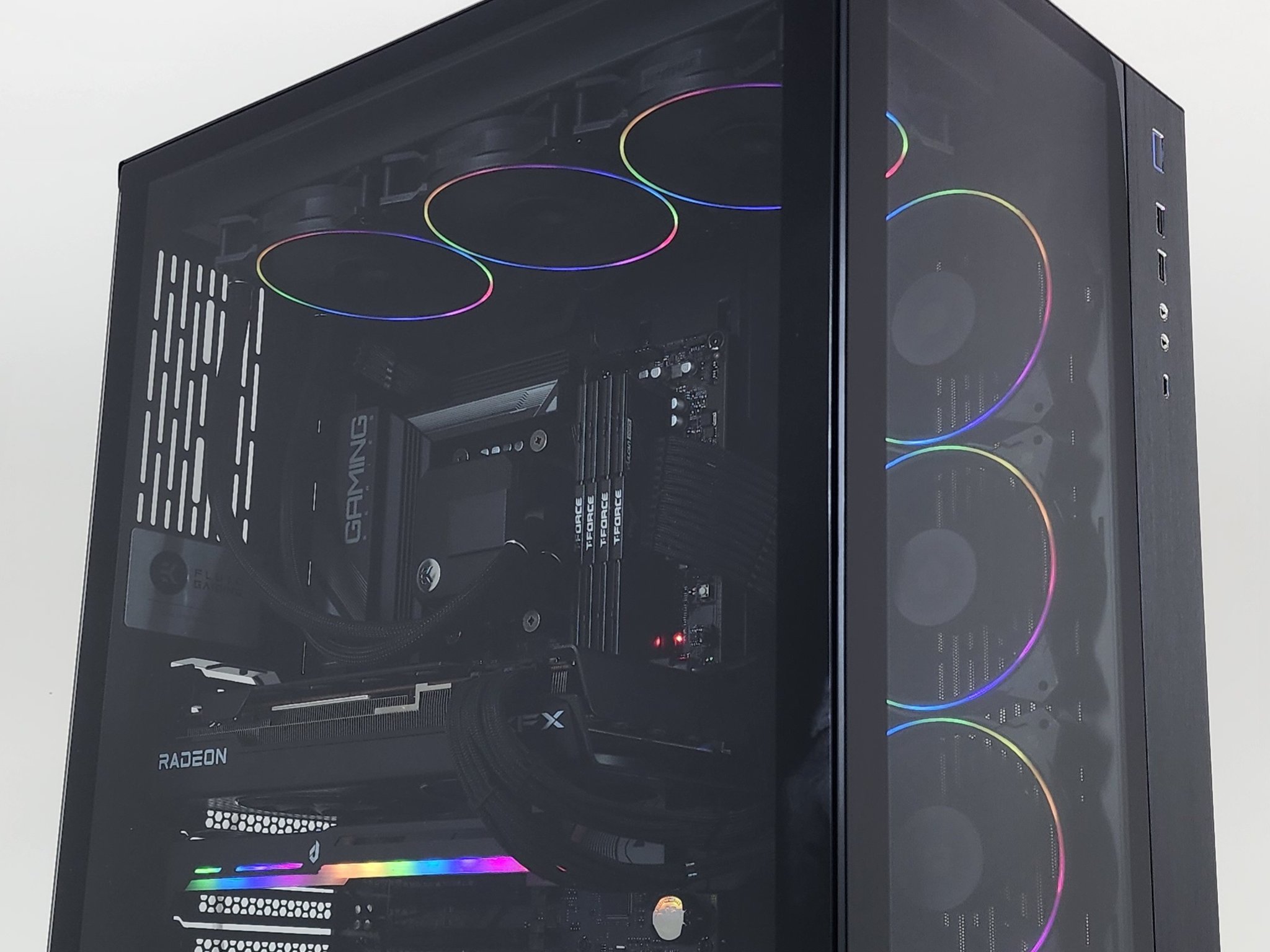 Gaming PC Ryzen 7 7700 32GB RAM 1TB SSD RX 7800 XT 16GB Windows 11 PC