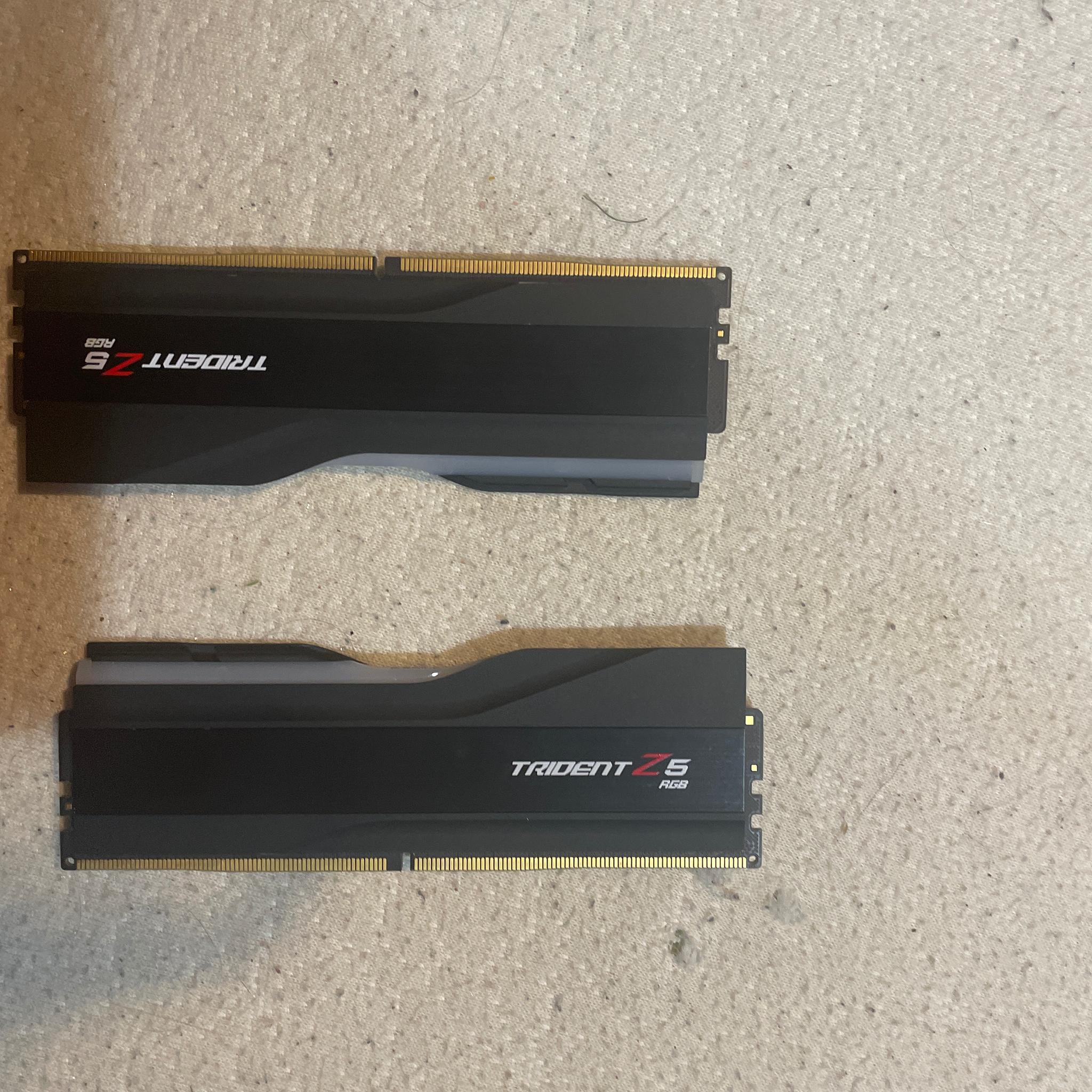 G.SKILL Trident Z5 RGB Series 32GB (2 x 16GB) 288-Pin PC RAM DDR5 6000 (PC5 48000)