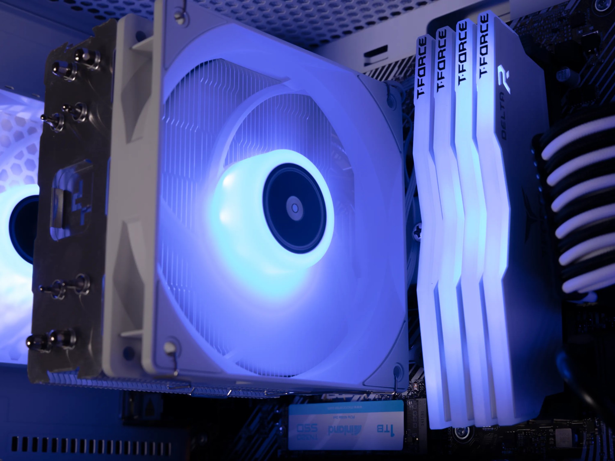 🧊 Glacier 🧊 AMD RX 6600 / AMD R5 4500 / 1TB NVME / 32GB DDR4 Ram / Air Cooler / Windows 11 Pro