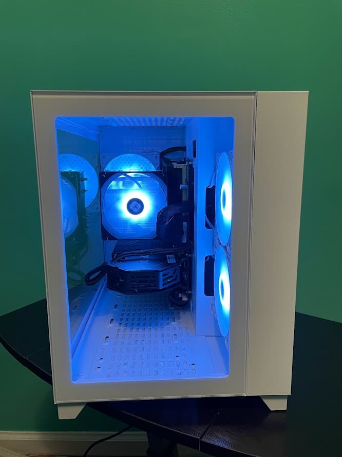 CLEAN White Gaming PC| Intel i5 / Amd RX580 / 8GB / 500GB SSD Win 10 Pro WiFi