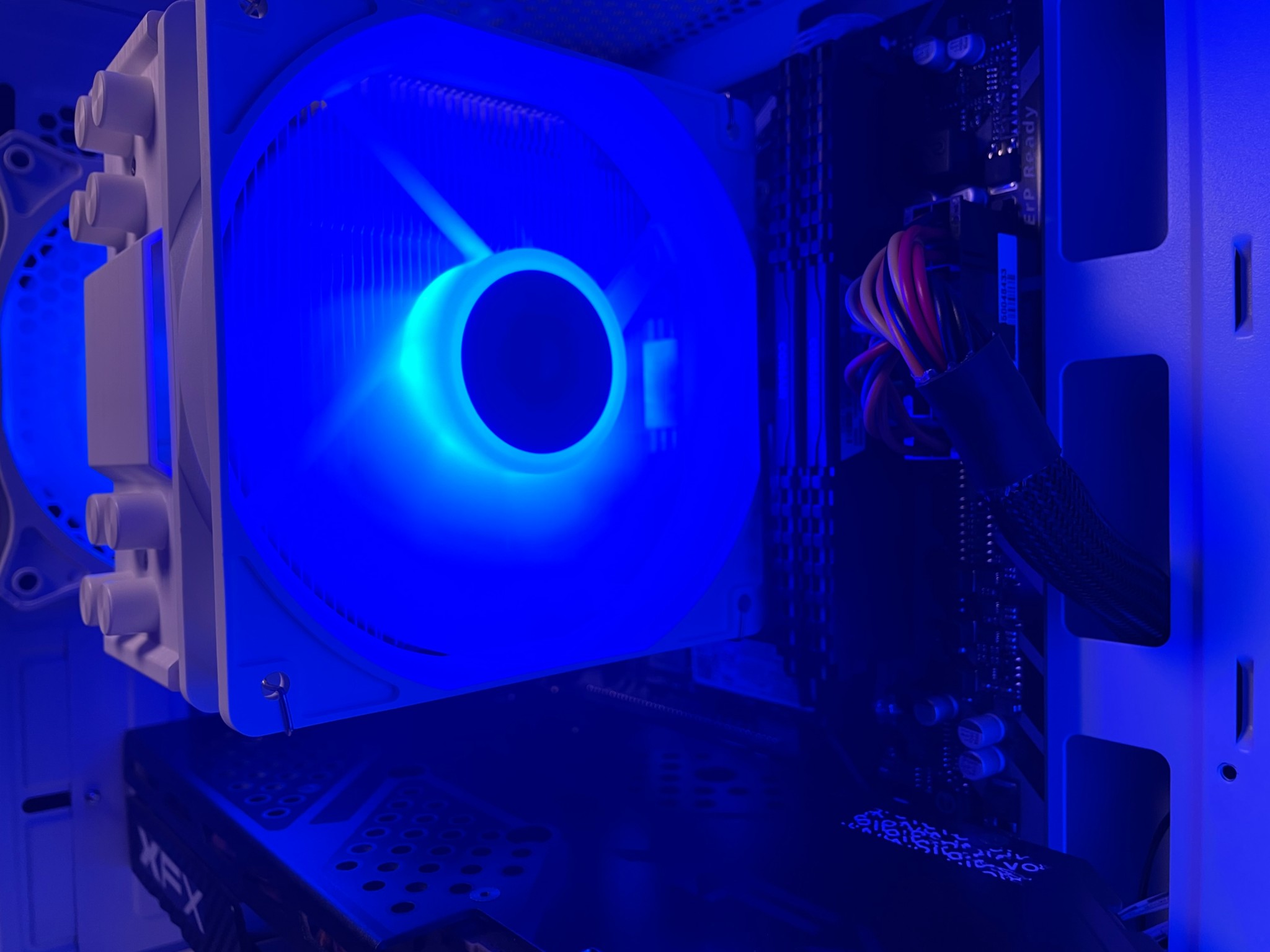 🤍🩵Ryzen 2600|XFX 580|768gb Storage|16GB RAM🩵🤍