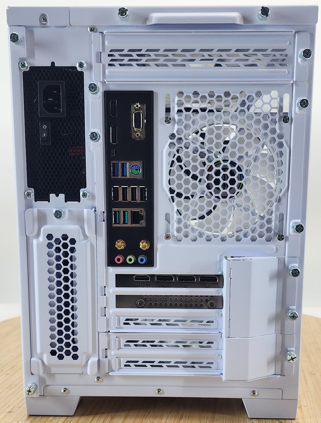 Gaming PC Ryzen 7 7700X 16GB RAM 1TB SSD RTX 5060 8GB Windows 11