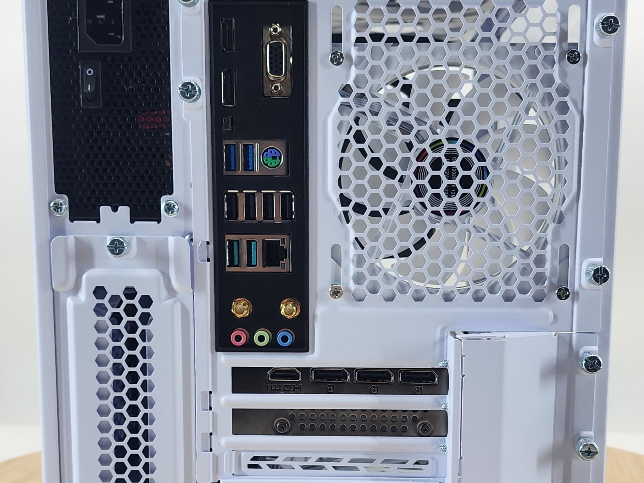 Gaming PC Ryzen 7 7700X 16GB RAM 1TB SSD RTX 5060  8GB Windows 11 Computer