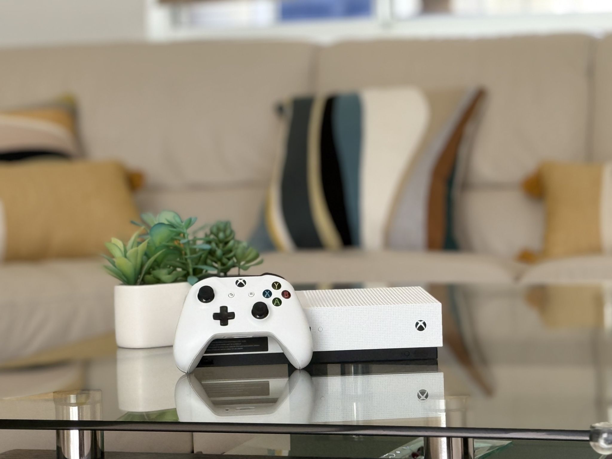 Great Deal! XBOX ONE S 1TB ALMOST NEW! + A FREE CONTROLLER!