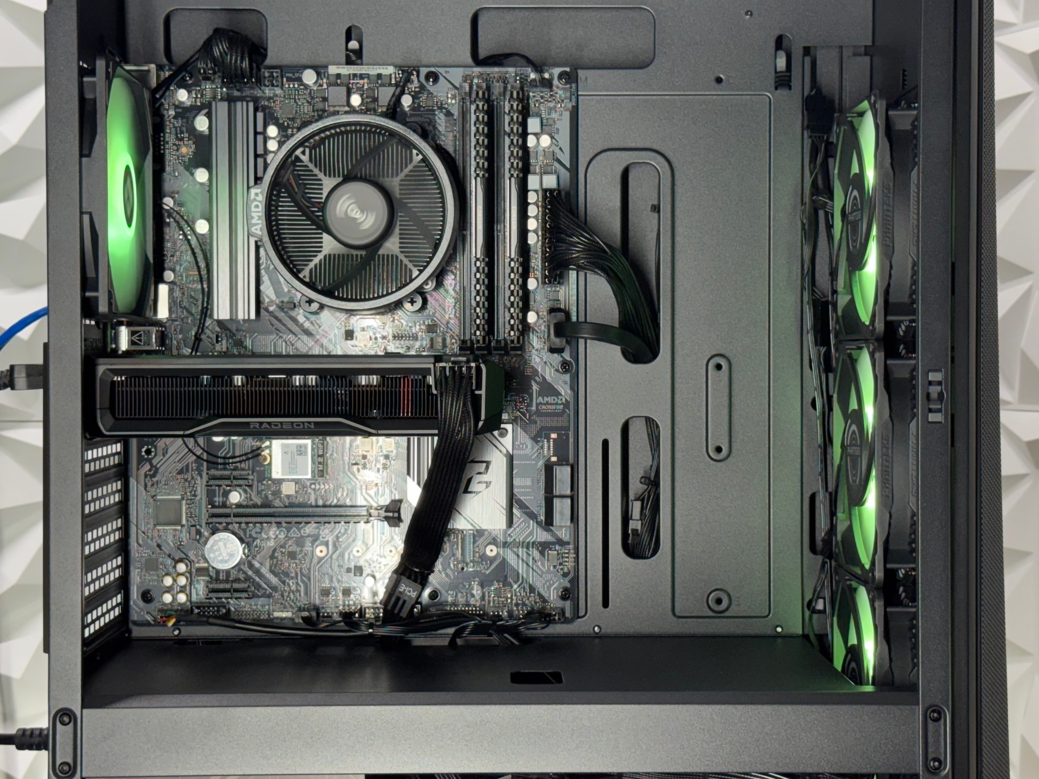 1080p/1440p Gaming pc / RX 7600 / Ryzen 5 5500 / 16GB RAM / 512GB SSD / Fortnite / Warzone