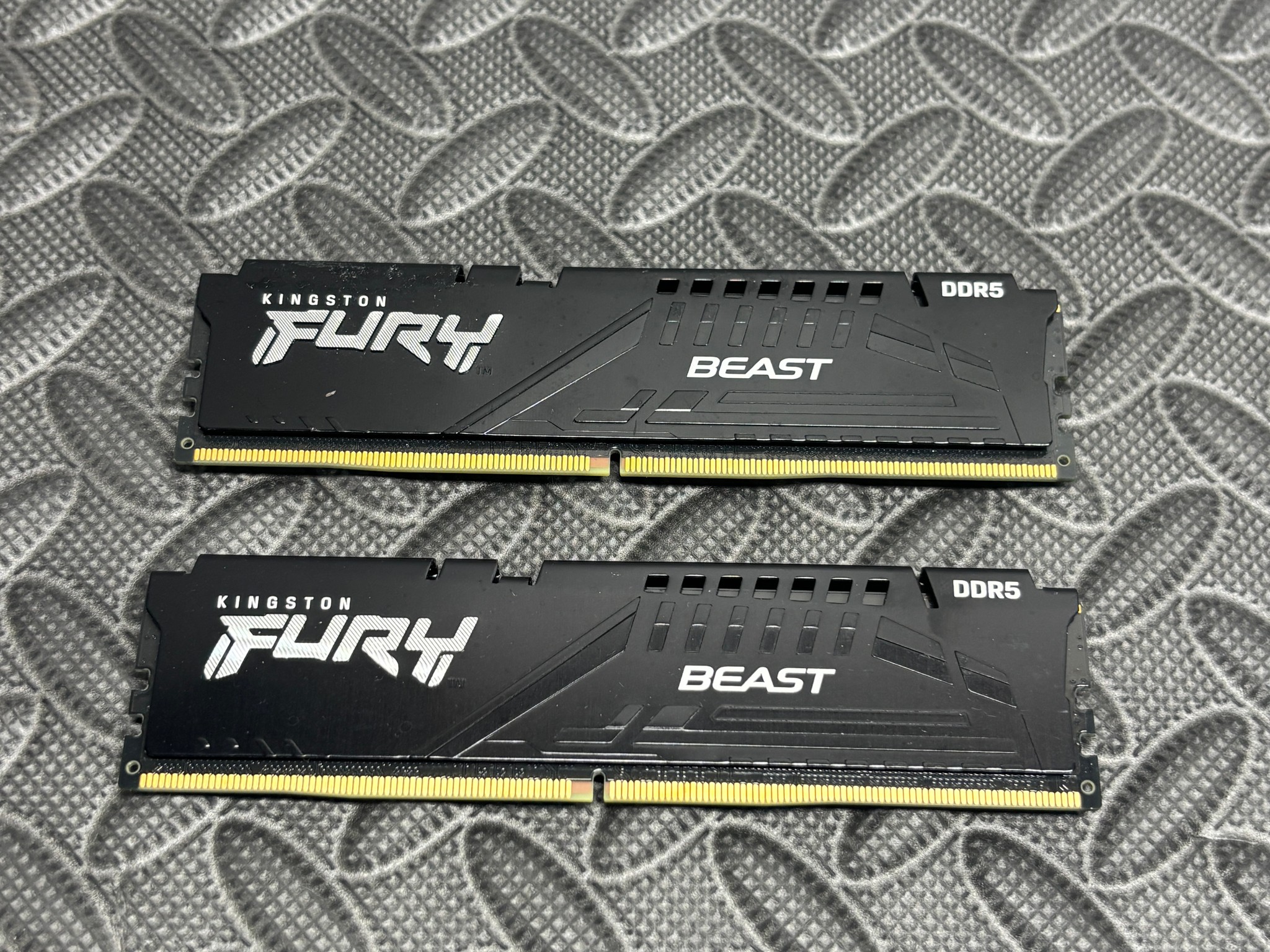 Kingston Fury Beast 16GB (2x8GB) DDR5 5600MHz CL40 DIMM Desktop RAM KF556C40BB-8
