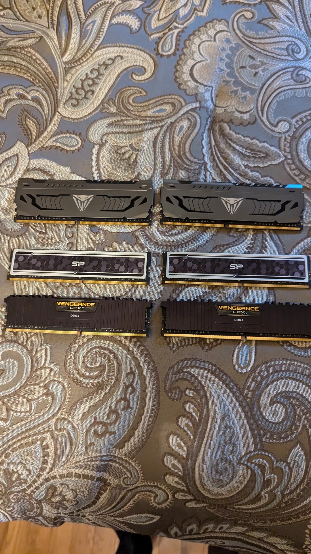 ddr4 ram 6 8 GB sticks | Jawa