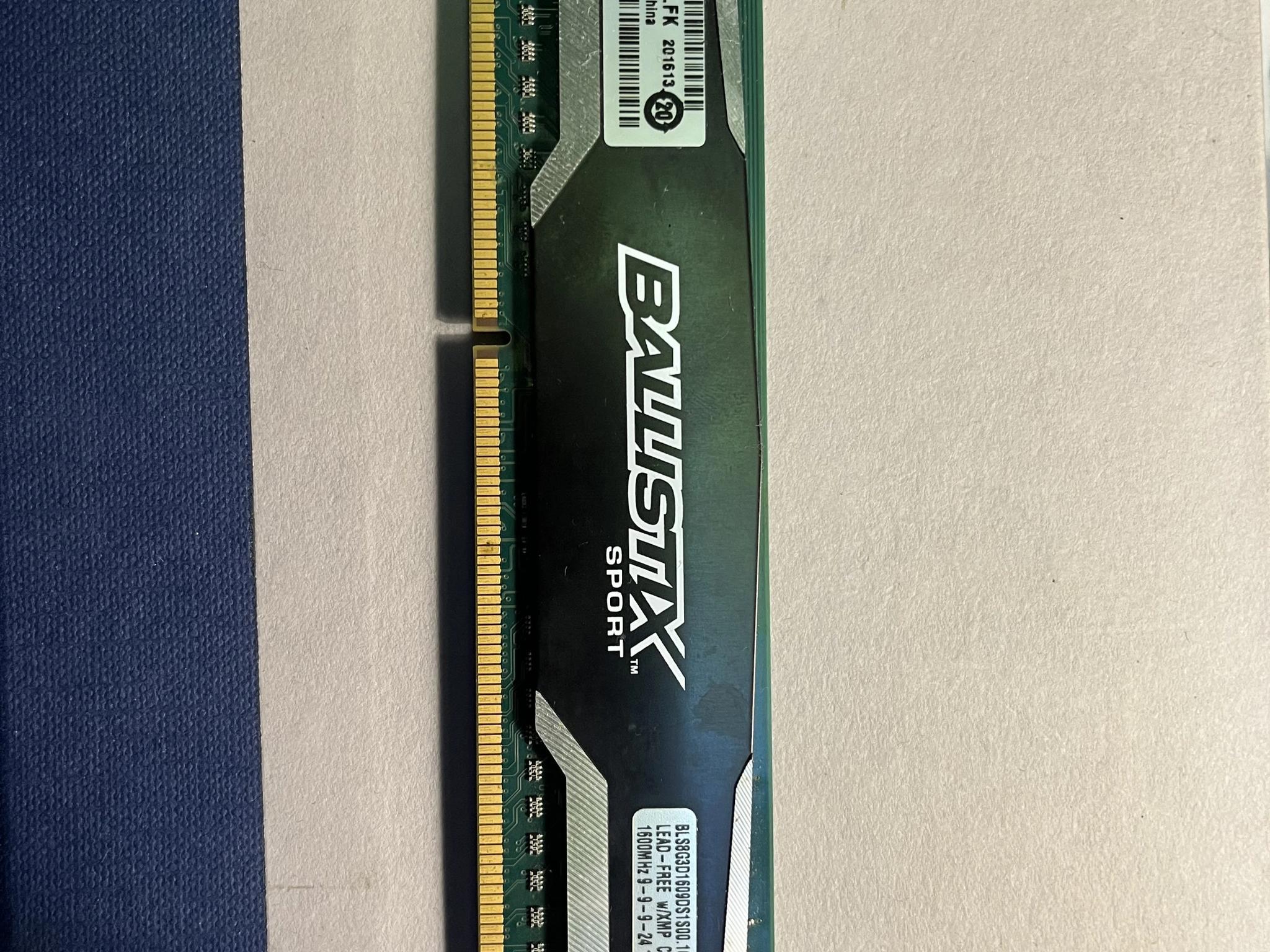 Ballistix Sport 8GB RAM stick