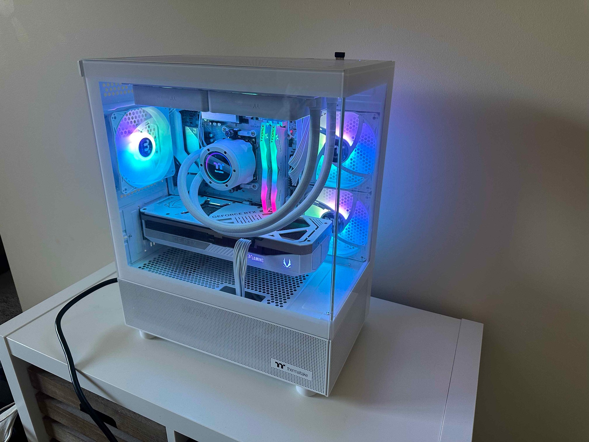 NEW All White Gaming PC - RTX 5070 Ti | Ryzen 7 7800X3D | 2TB SSD | 32GB DDR5