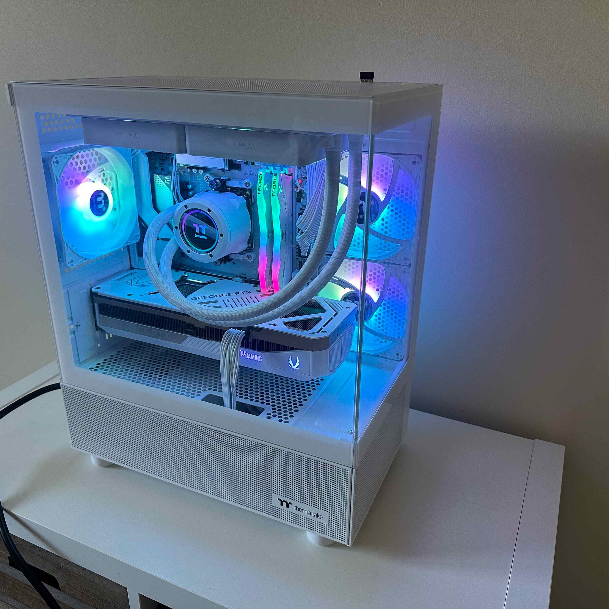 NEW All White Gaming PC - RTX 5070 Ti | Ryzen 7 7800X3D | 2TB SSD | 32GB DDR5
