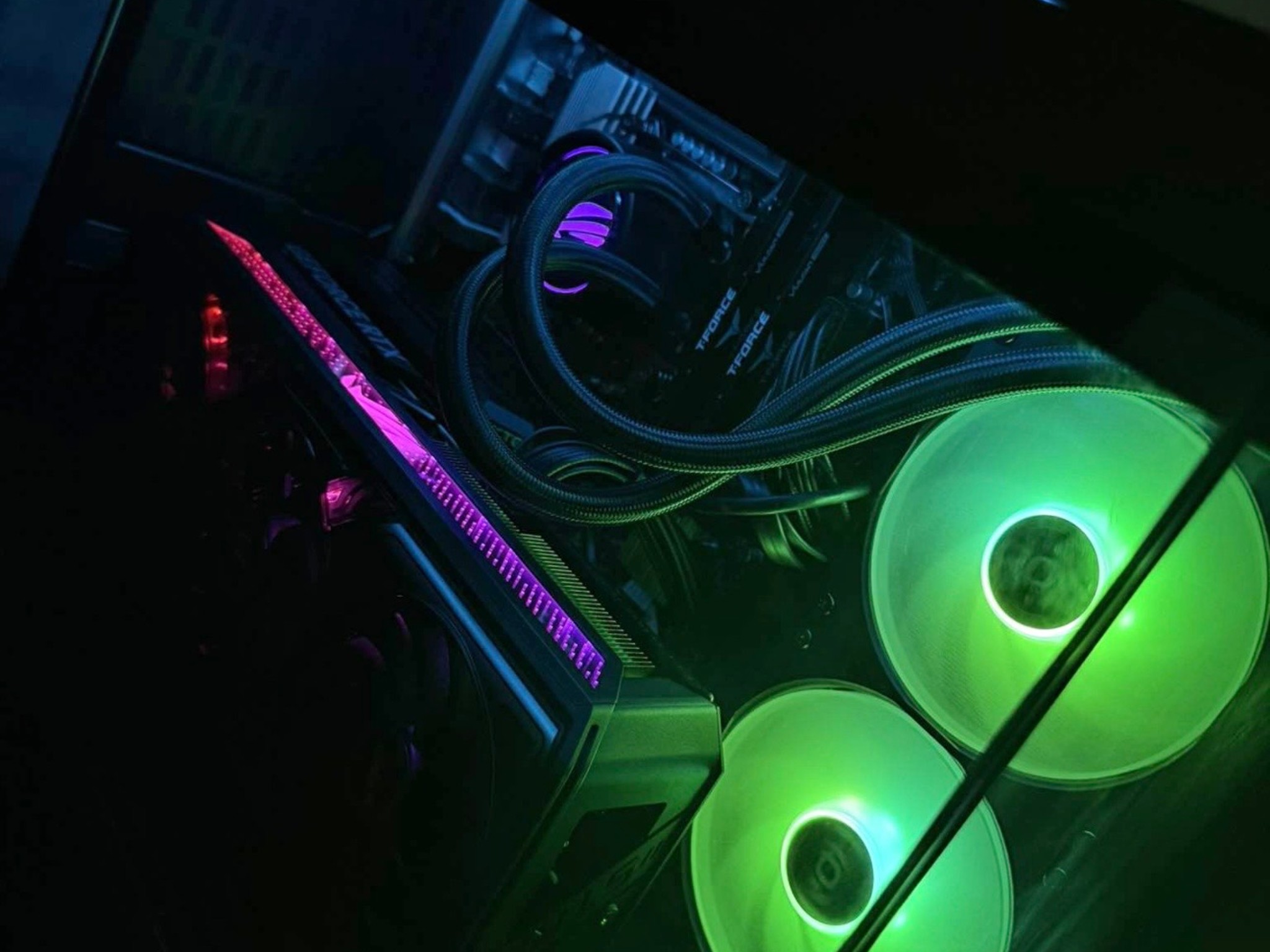 GeForce RTX 5070 Ti ROG Strix Gaming PC - Core Ultra 7 265KF, 32GB DDR5 RAM, 2TB NVMe SSD