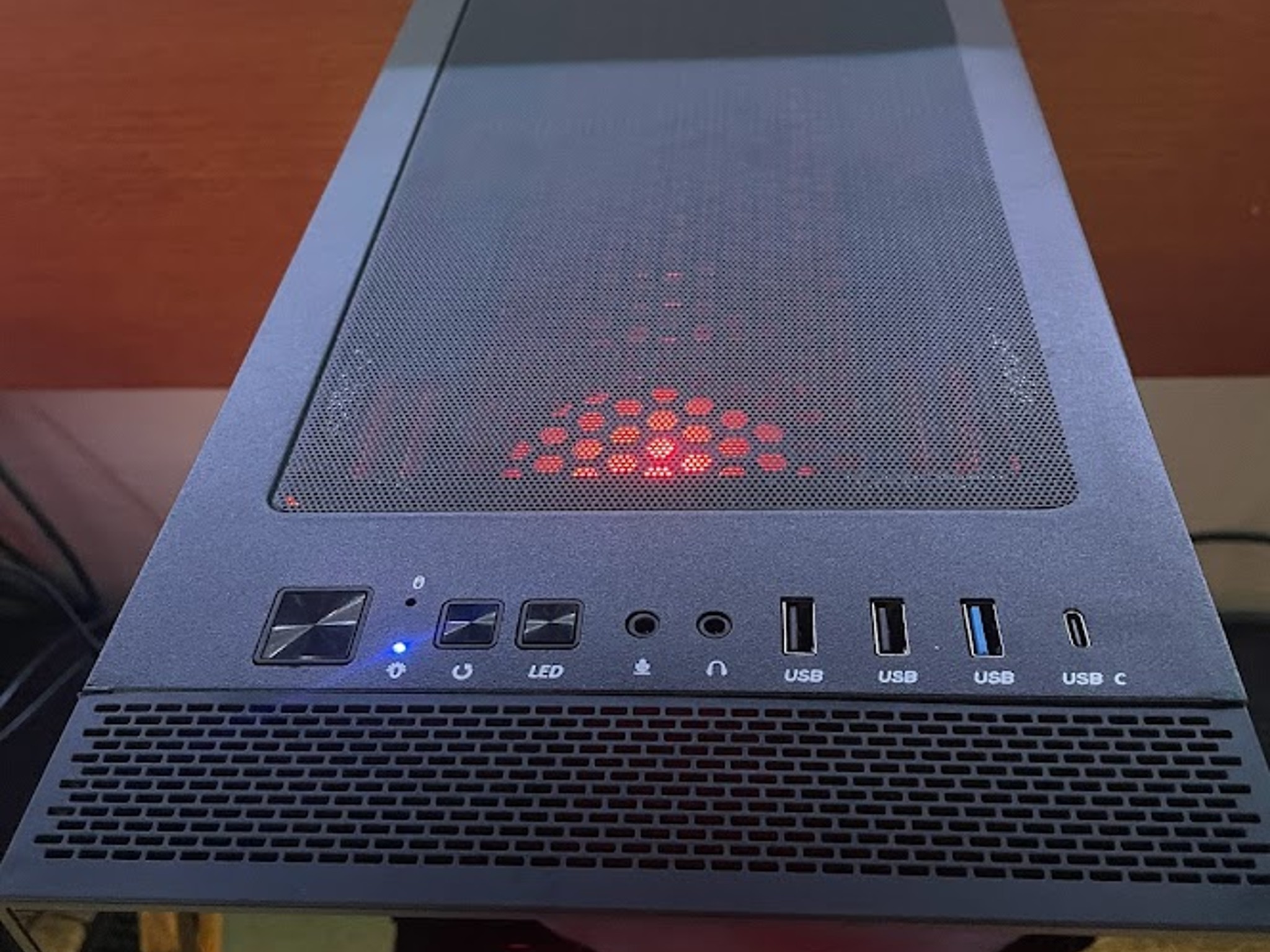 CLEAN Gaming Desktop PC Intel i5 Quad 16 GB SSD RX 470 4GB HDMI WIN 10 PRO