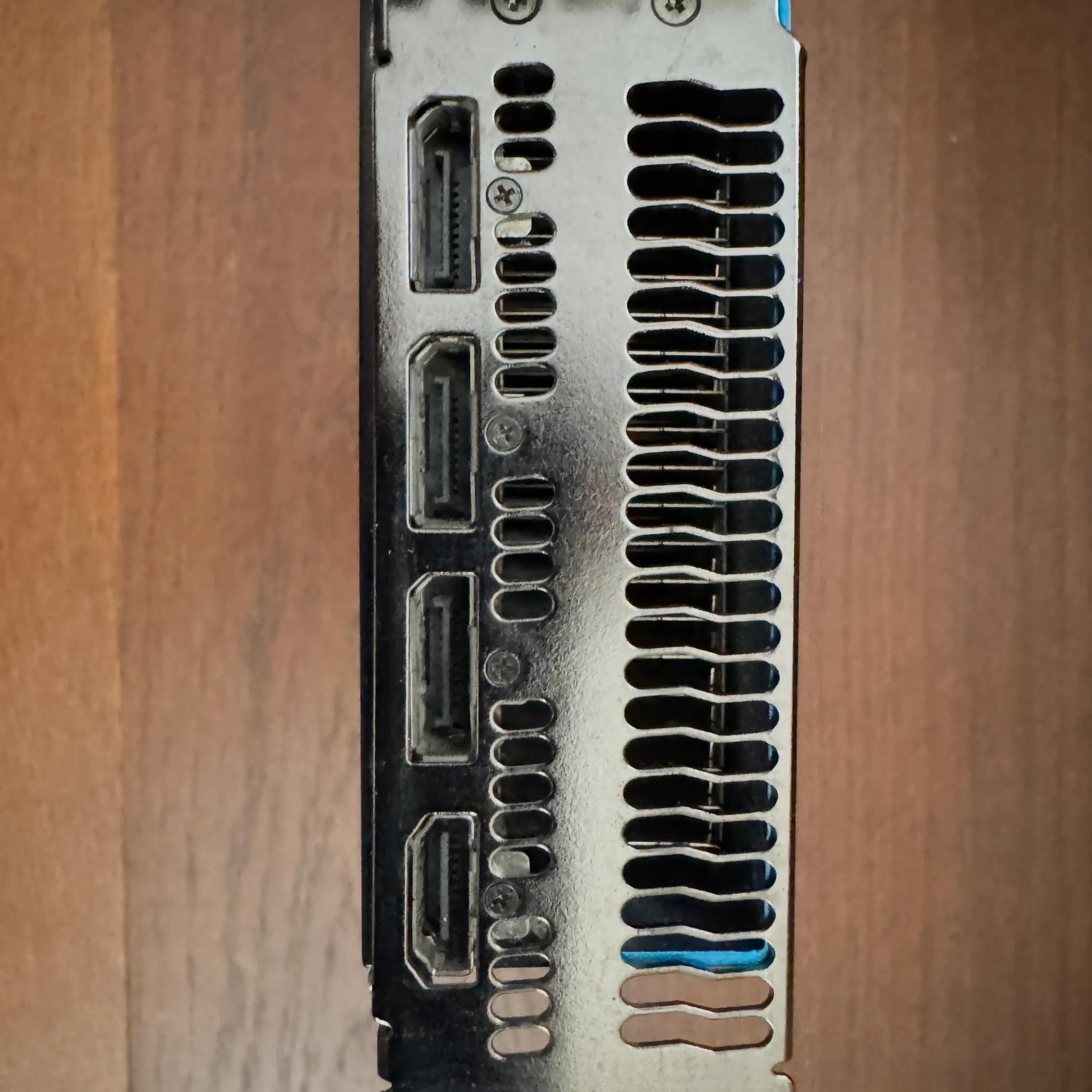 AMD Radeon Pro Duo Polaris 32GB GDDR5 Graphics Card