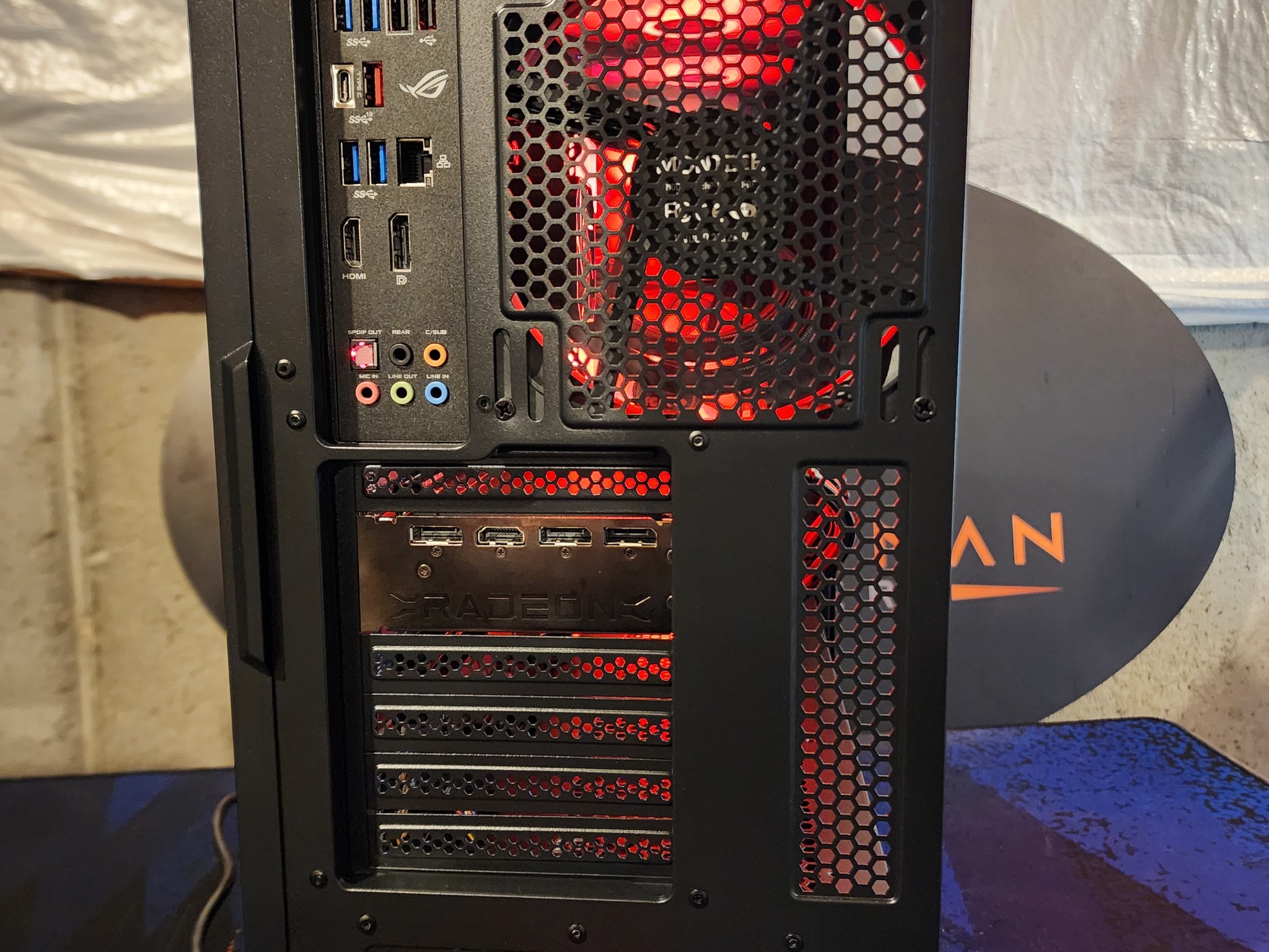 AMD RX 6750 XT / AMD Ryzen 7 5700X / 32GB DDR4 RAM / 1TB NVMe