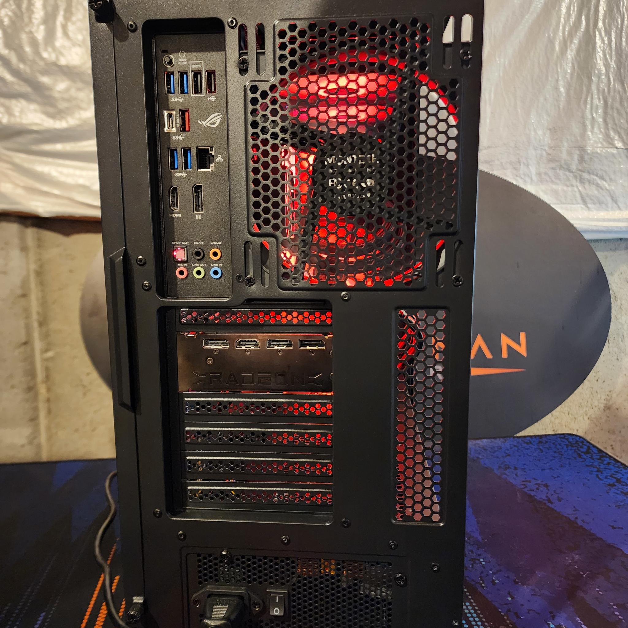 AMD RX 6750 XT / AMD Ryzen 7 5700X / 32GB DDR4 RAM / 1TB NVMe