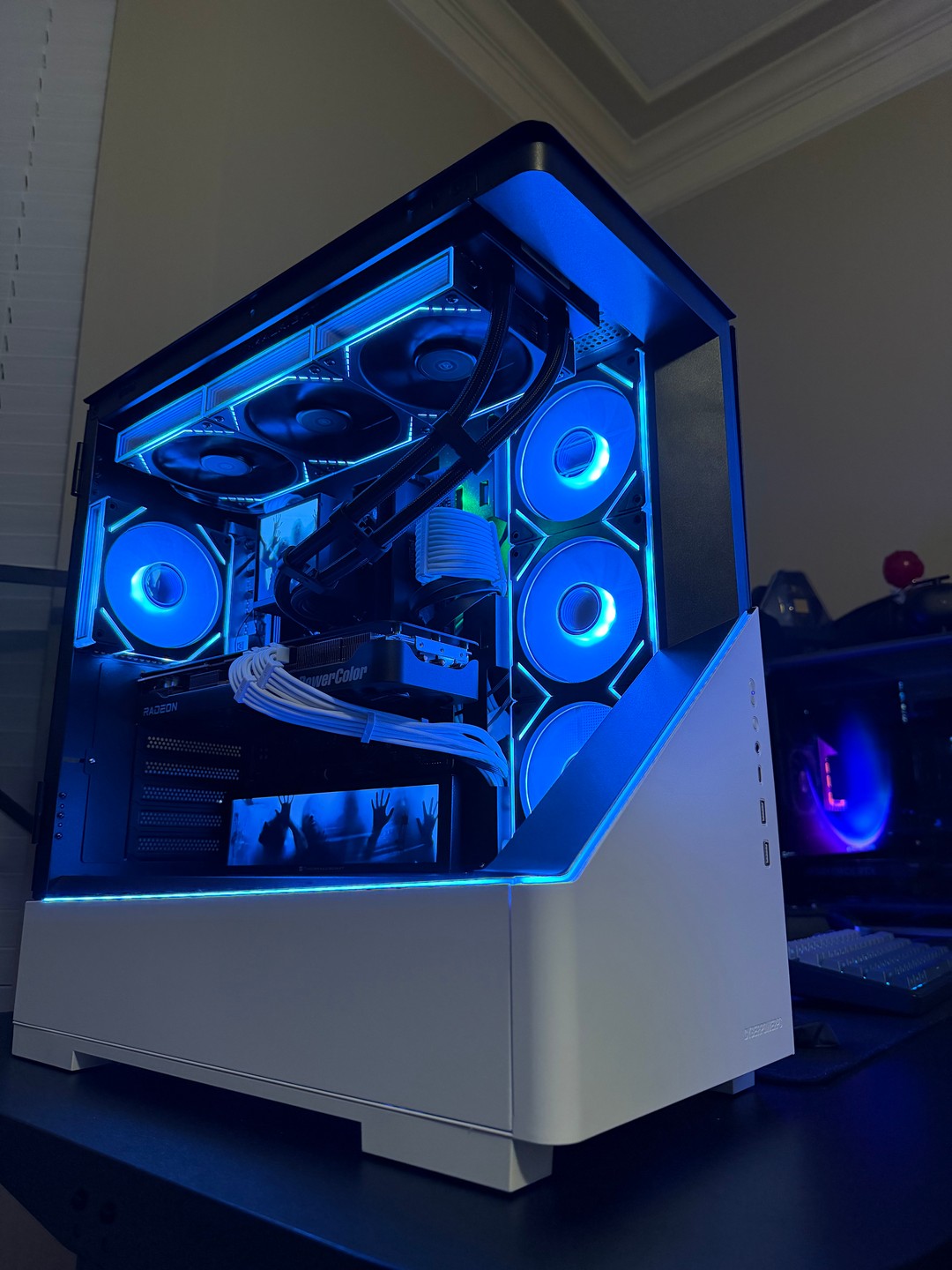 🔥 Ryzen 7 9700X + RX 9070 GRE 12GB | 32GB DDR5 | Windows 11 Pro