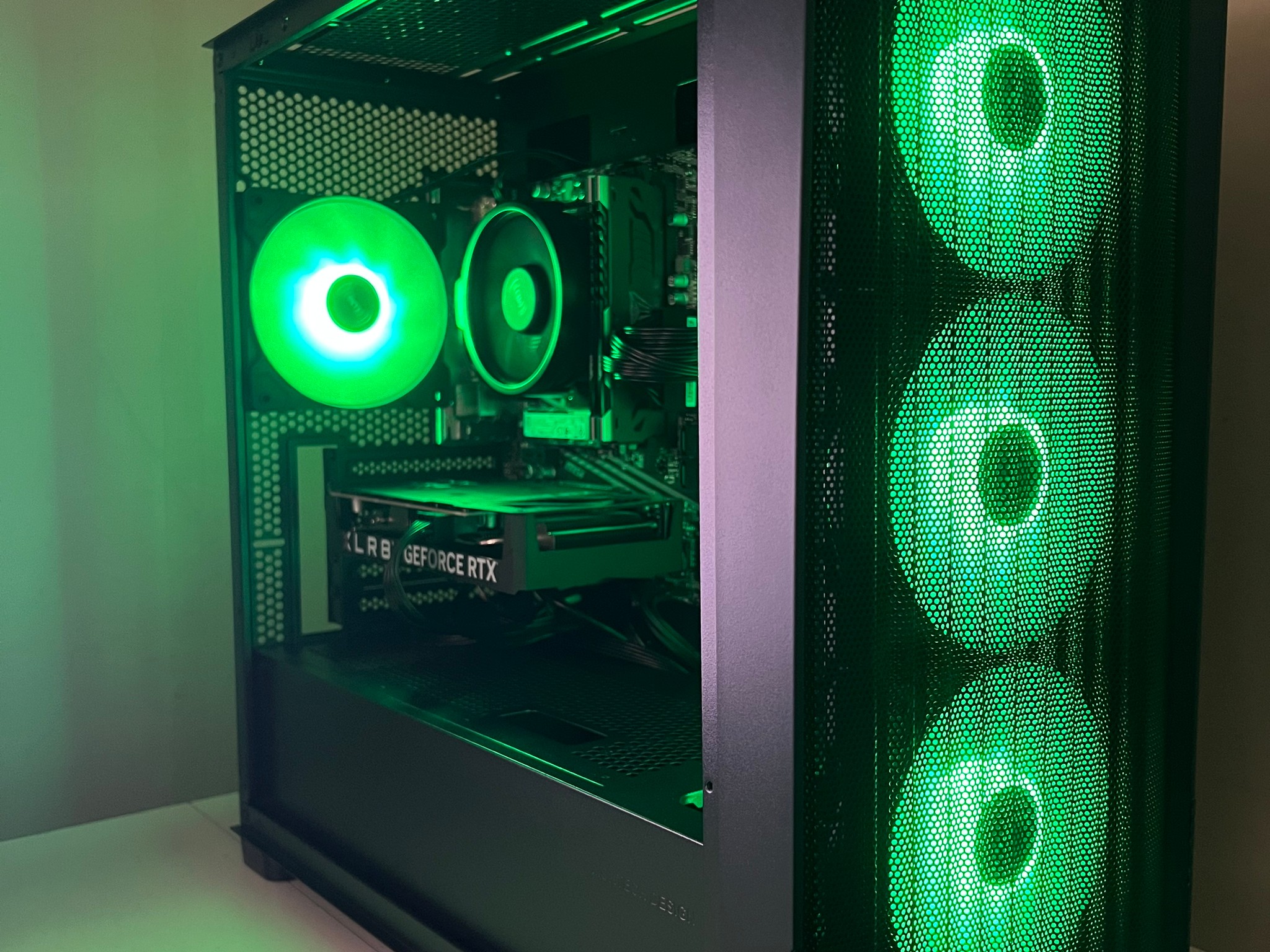 RTX 4060 | Ryzen 5 5500 | 16GB DDR4-4000mhz | 1TB NVMe SSD | 1080p/1440p Gaming PC