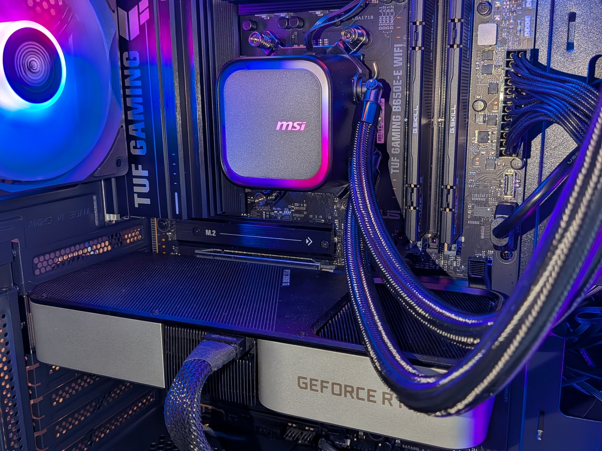 Ryzen 7 7700X | 32GB | 1 TB | RTX 3060 Ti FE | 750W