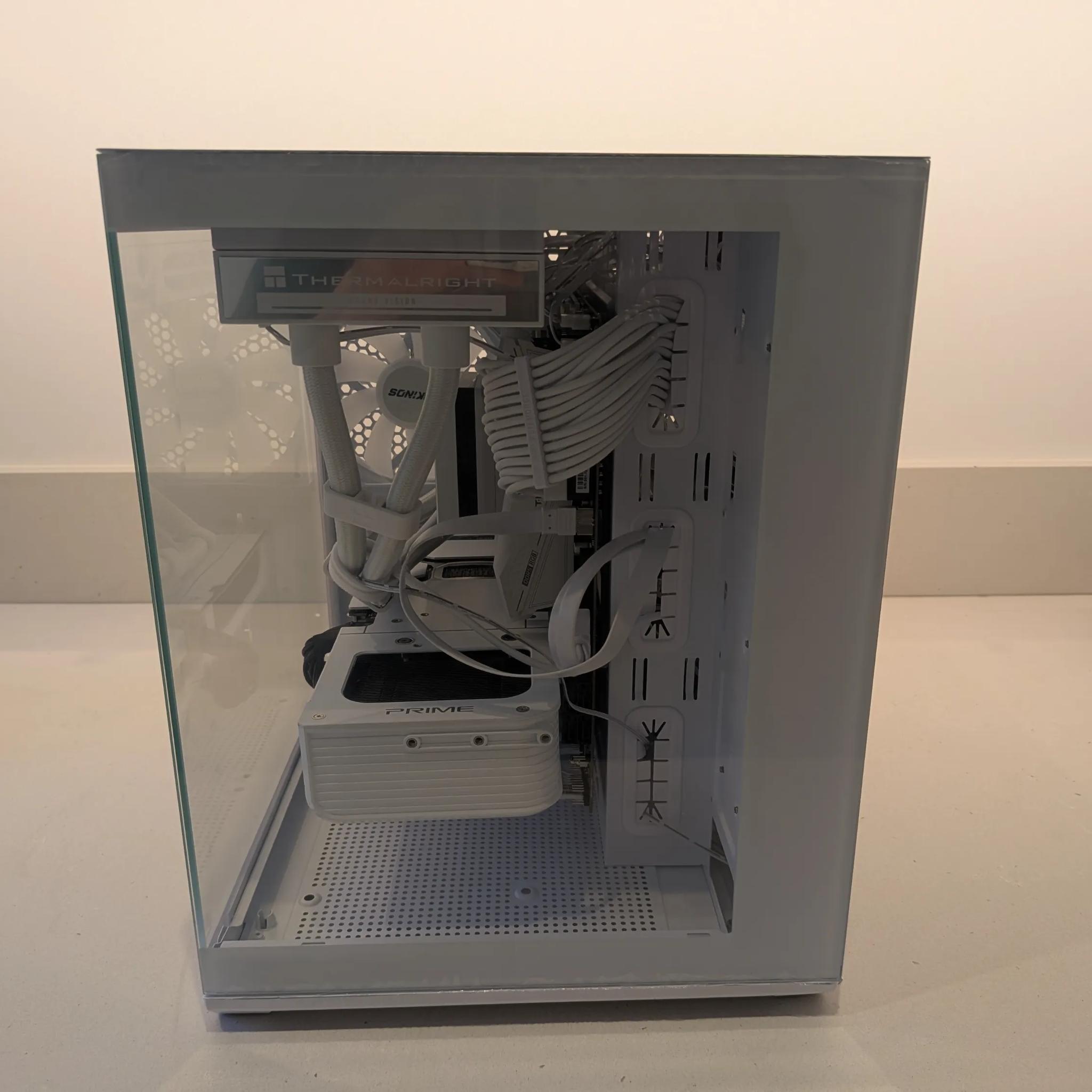 Huntr/x Ice - RTX 5070, Intel Core Ultra 7 265K, 32 GB DDR5, 2 TB Gen 4 NVME, Liquid Cooled, RGB