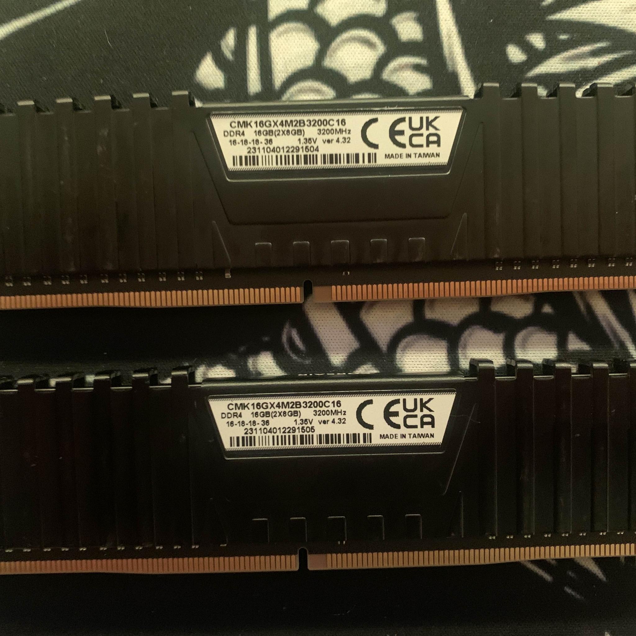 Corsair Vengeance LPX 16GB (2x8GB) DDR4‑3200 CL18 – Black