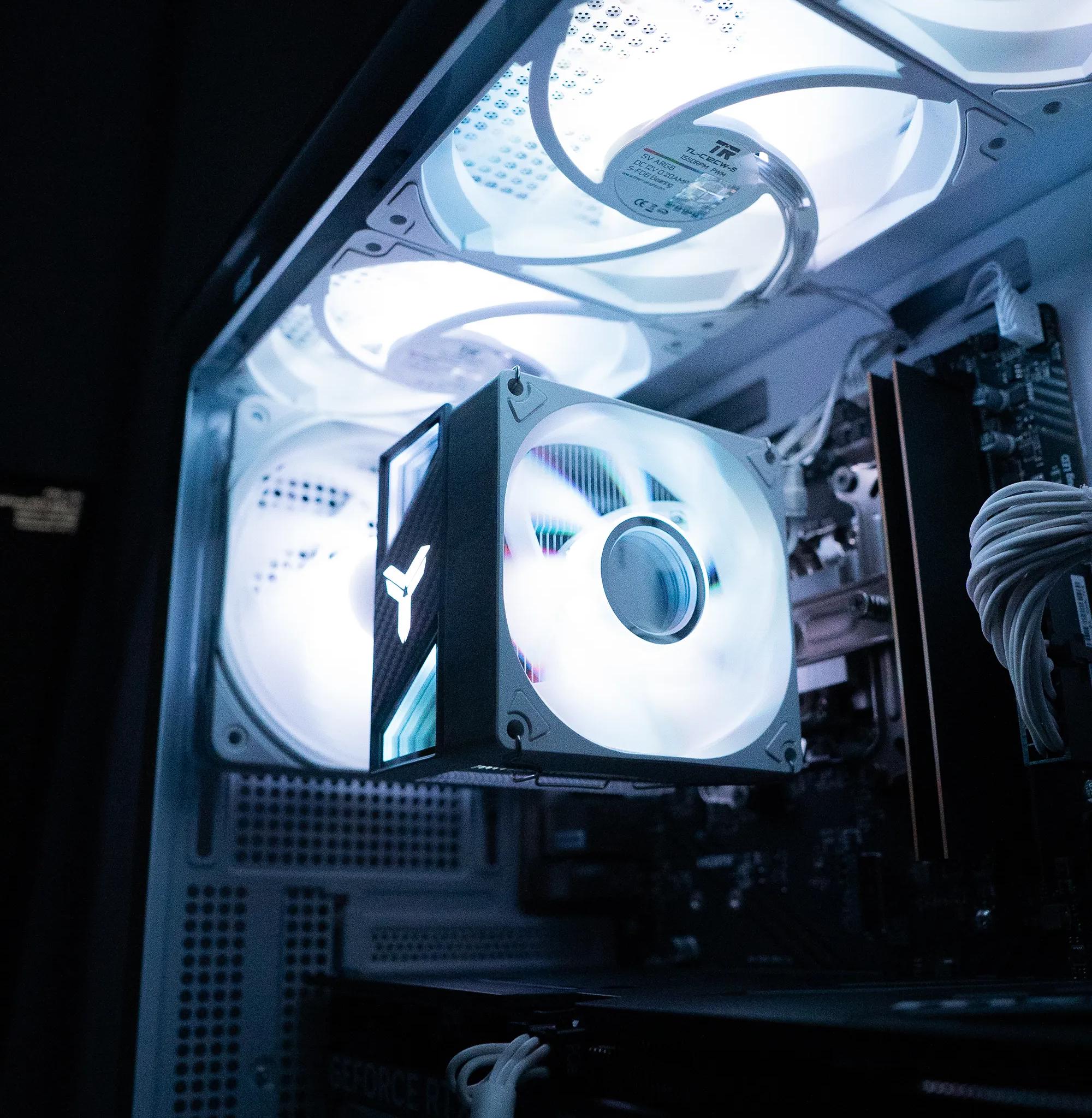 🌨🌨 | MSI RTX 4060Ti | RYZEN 5 7500F | 32GB DDR5 RAM | 1TB | Arctic Snow