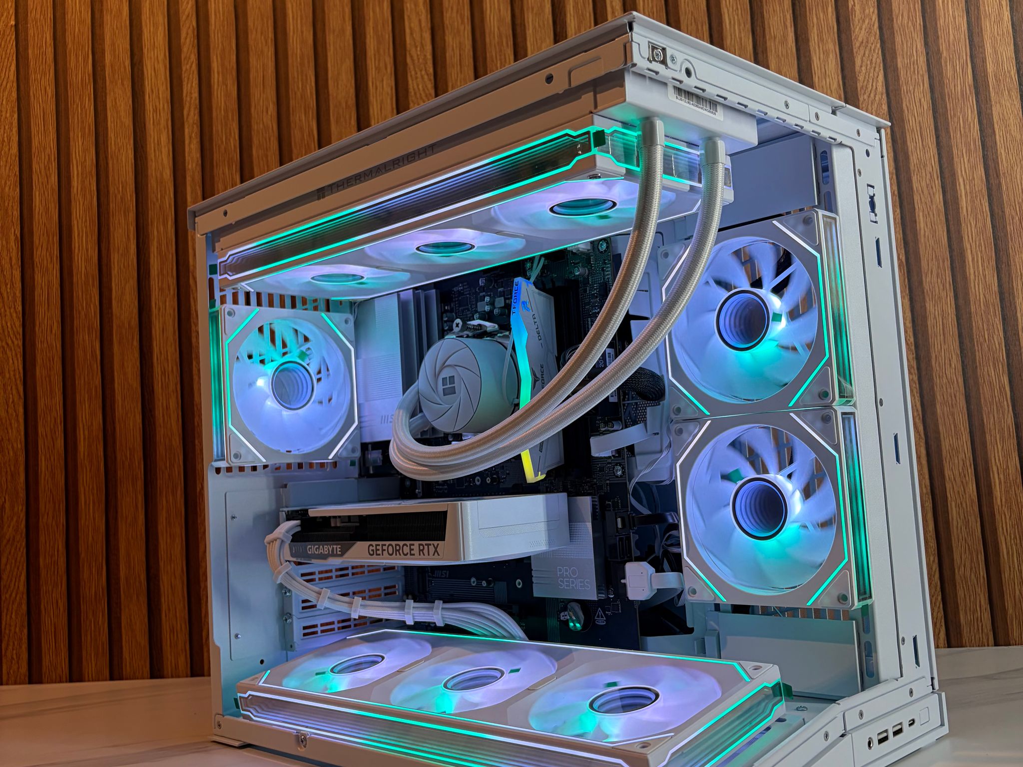 RTX 5060 | RYZEN 5 9600X | 16GB DDR5 | 2TB SSD| 360MM AIO