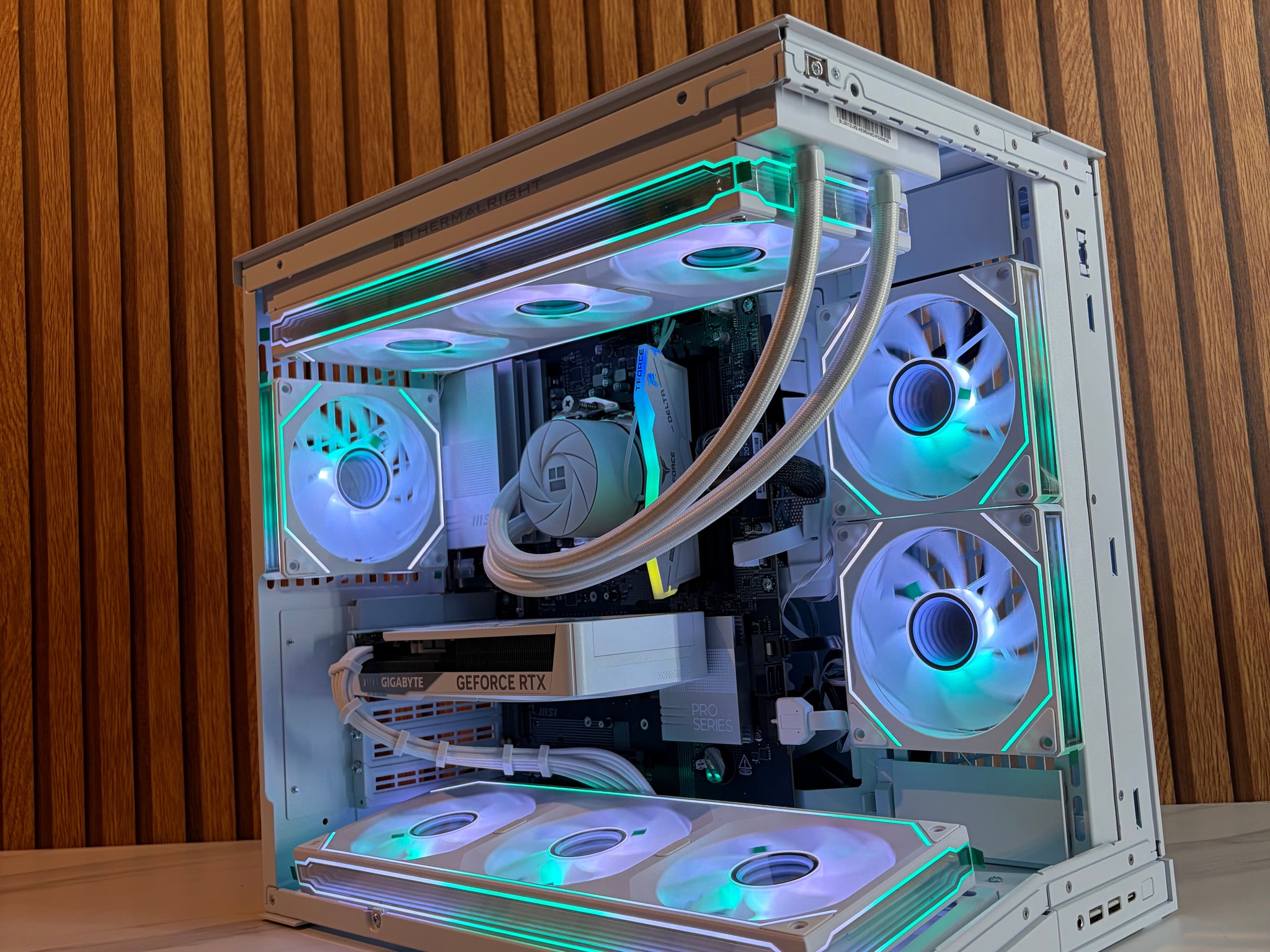 RTX 5060 | RYZEN 5 9600X | 16GB DDR5 | 2TB SSD| 360MM AIO