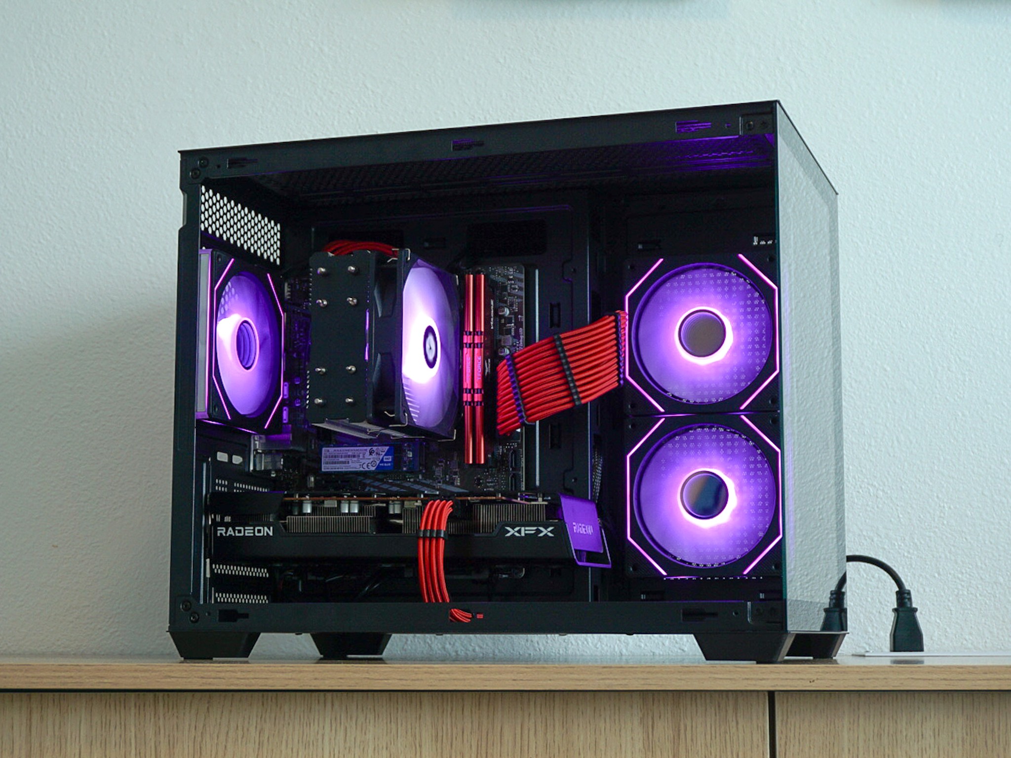 RRX - Ryzen 7 3700X / 16GB RAM DDR4 / RX 6600XT 8GB / 1TB NVMe SSD