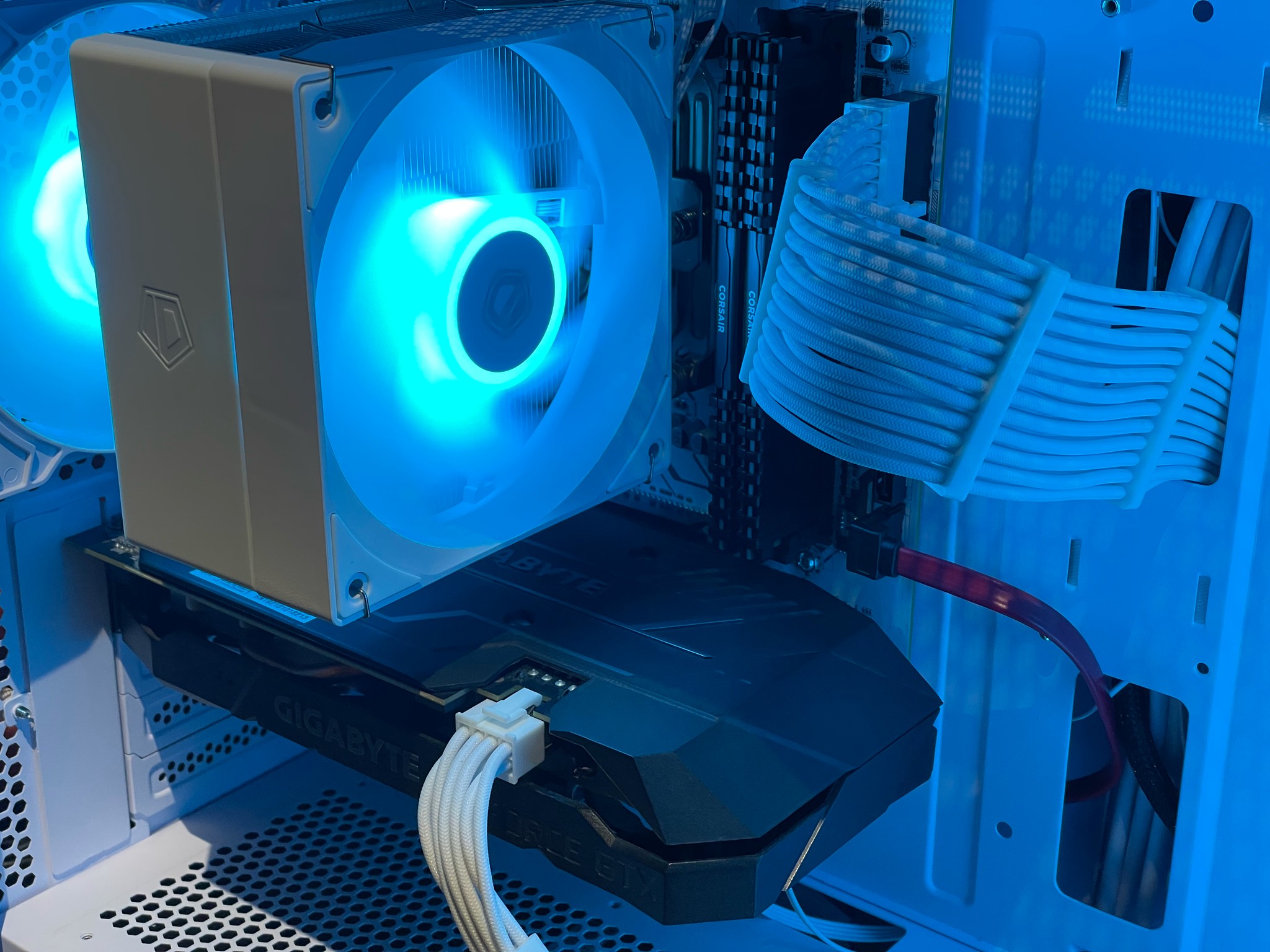 White Value Gaming PC - GTX 1660 | Ryzen 5 | 16GB DDR4 | 500 GB SSD | Win 11 Pro