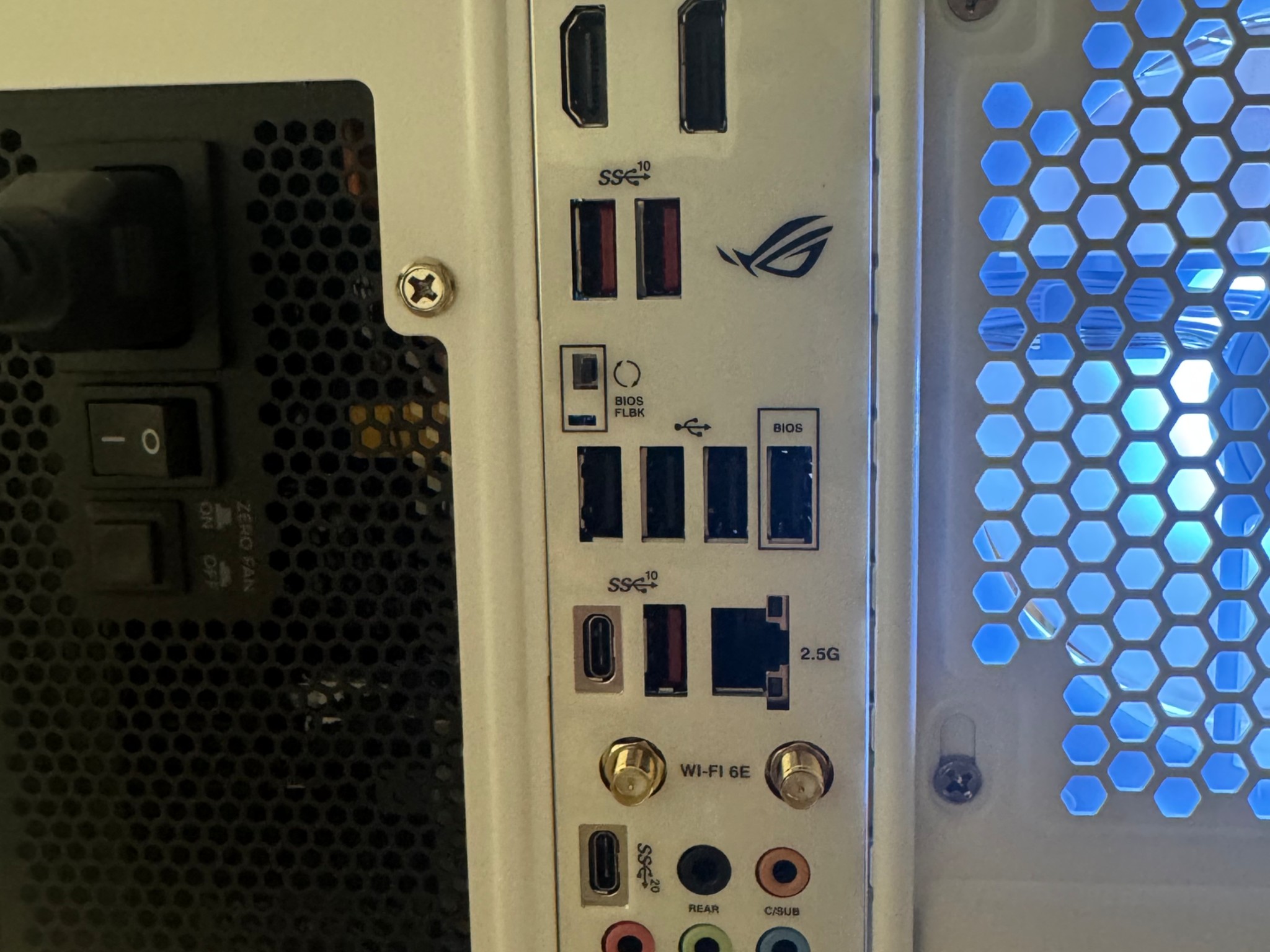 WHITE RTX 5080 GAMING PC | Ryzen 7 9800X3D | 32gb DDR5 RAM | 2tb SSD