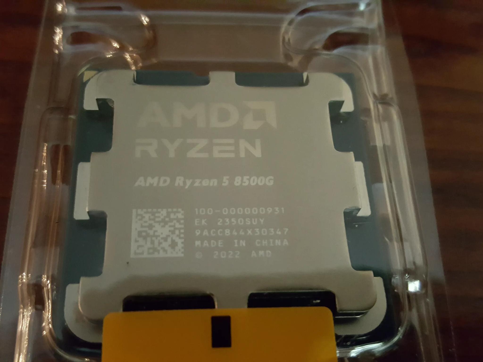 AMD RYZEN 5 8500G CPU (COOLER INCLUDED) AM5 with Integrated Graphics