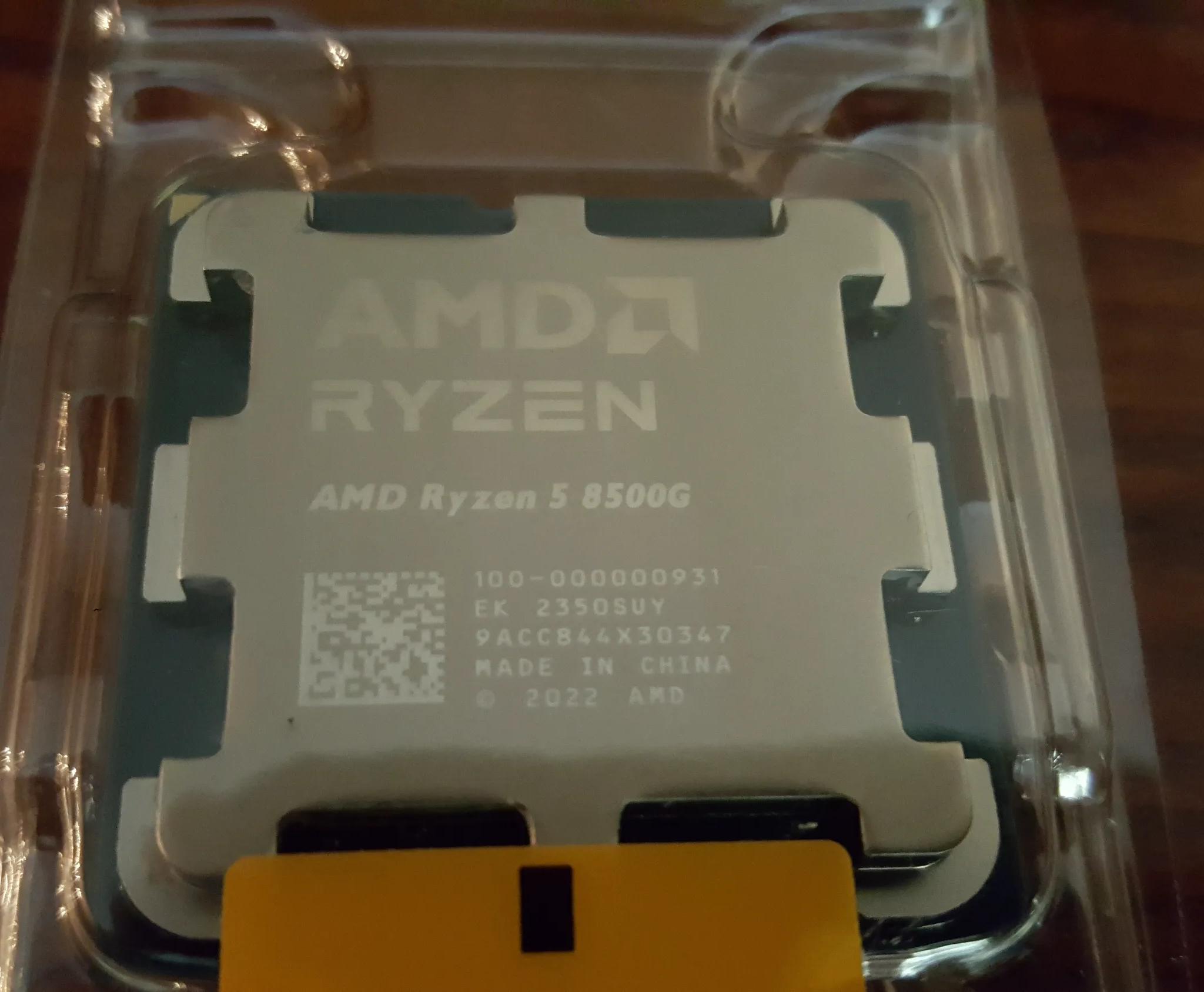 AMD RYZEN 5 8500G CPU (COOLER INCLUDED) AM5 with Integrated Graphics