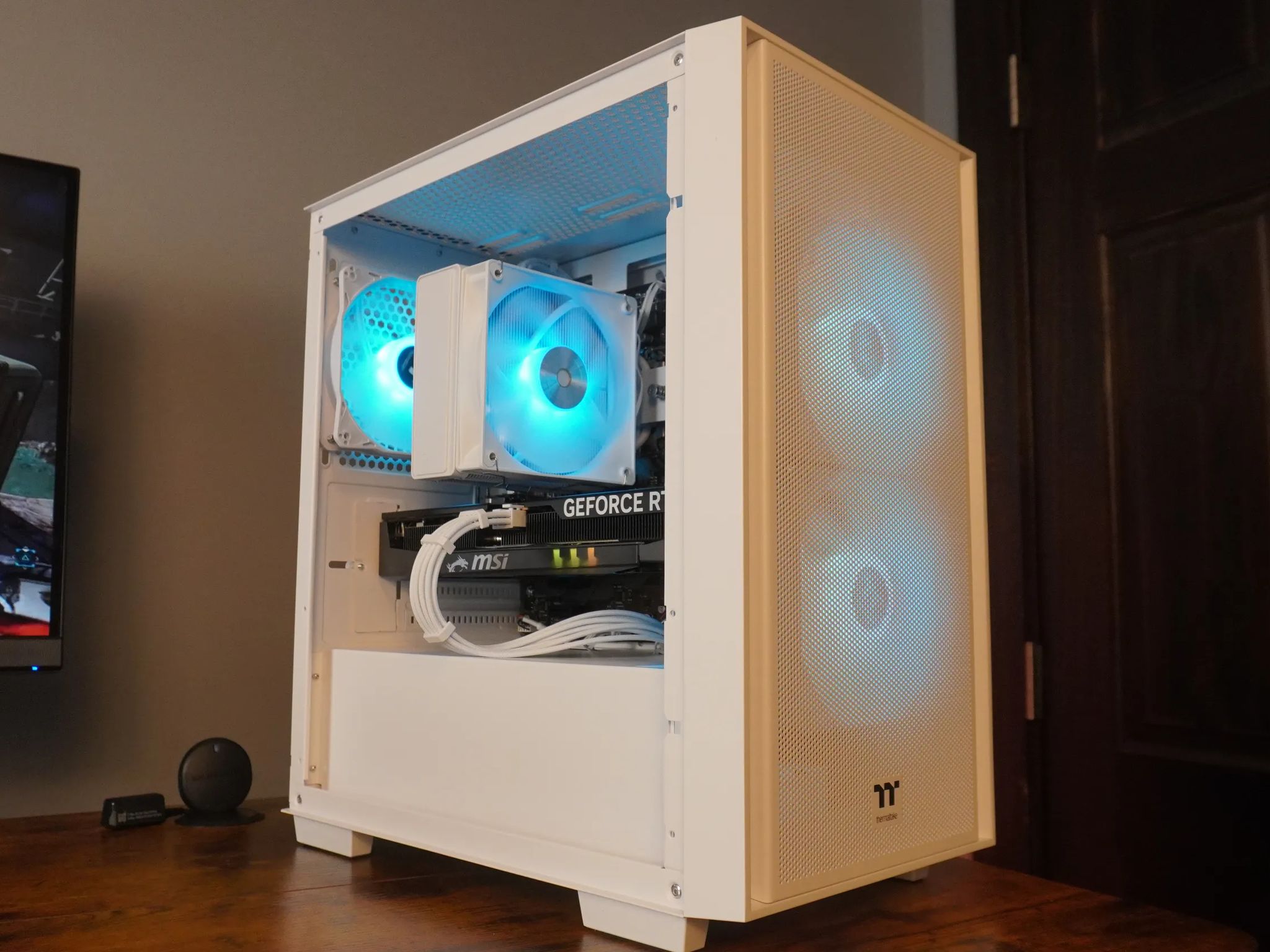 🤍AESTHETIC🤍 1440/1080p NEW GEN GAMING MACHINE 💚RTX 5060 💙 i5 12400f | 32GB | 1TB | WIFI