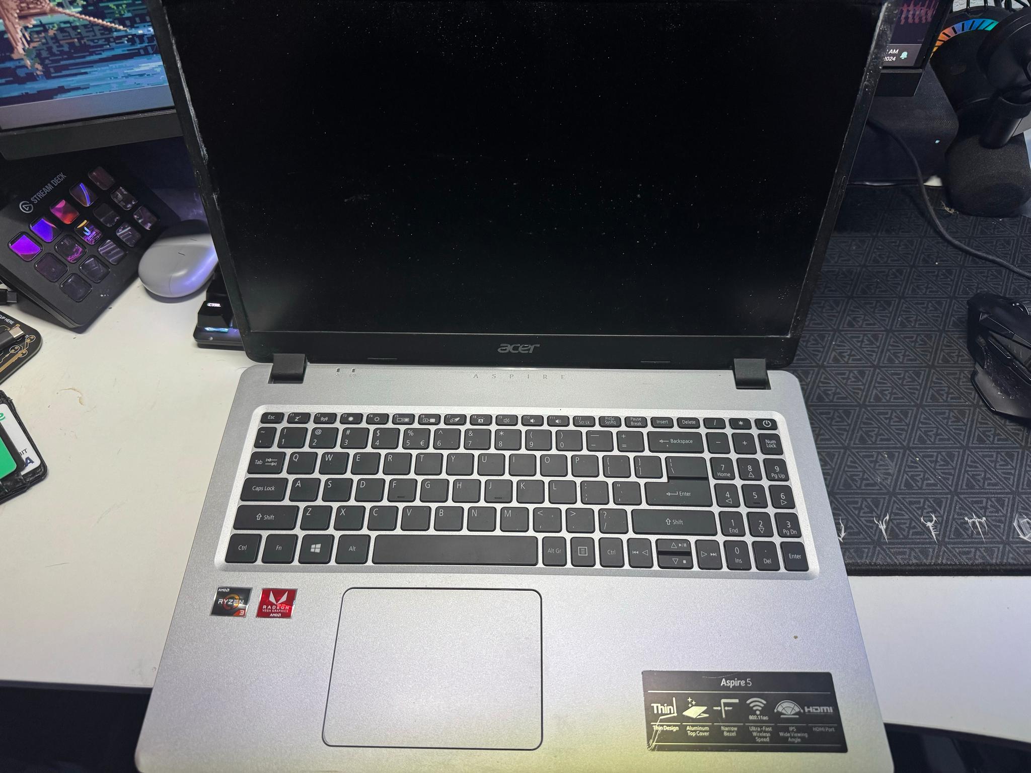 Acer Aspire 5 laptop - Ryzen 3 - 8GB DDR4 - 256GB SSD