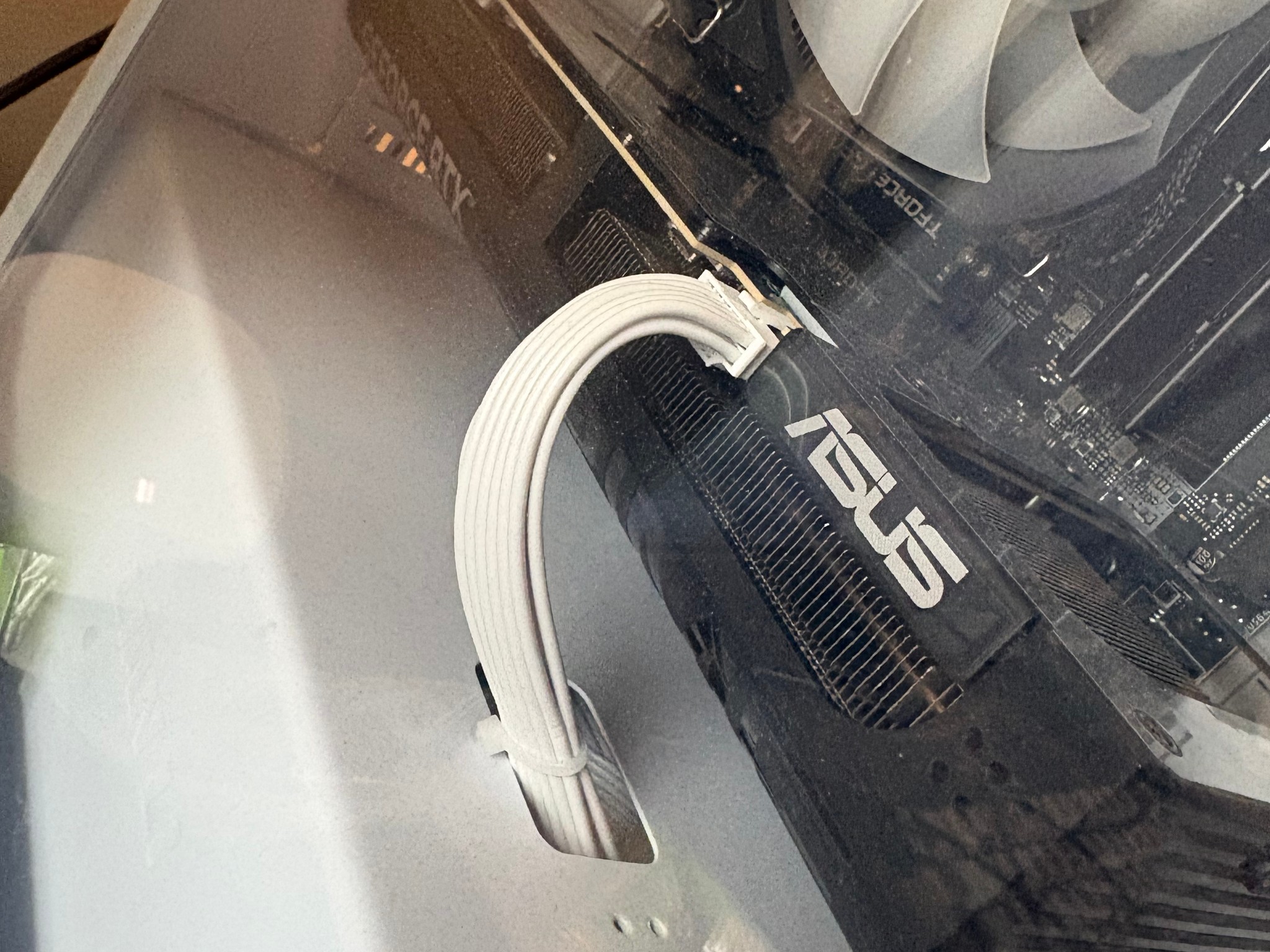 ASUS TUF Gaming GeForce RTX 5070 Ti