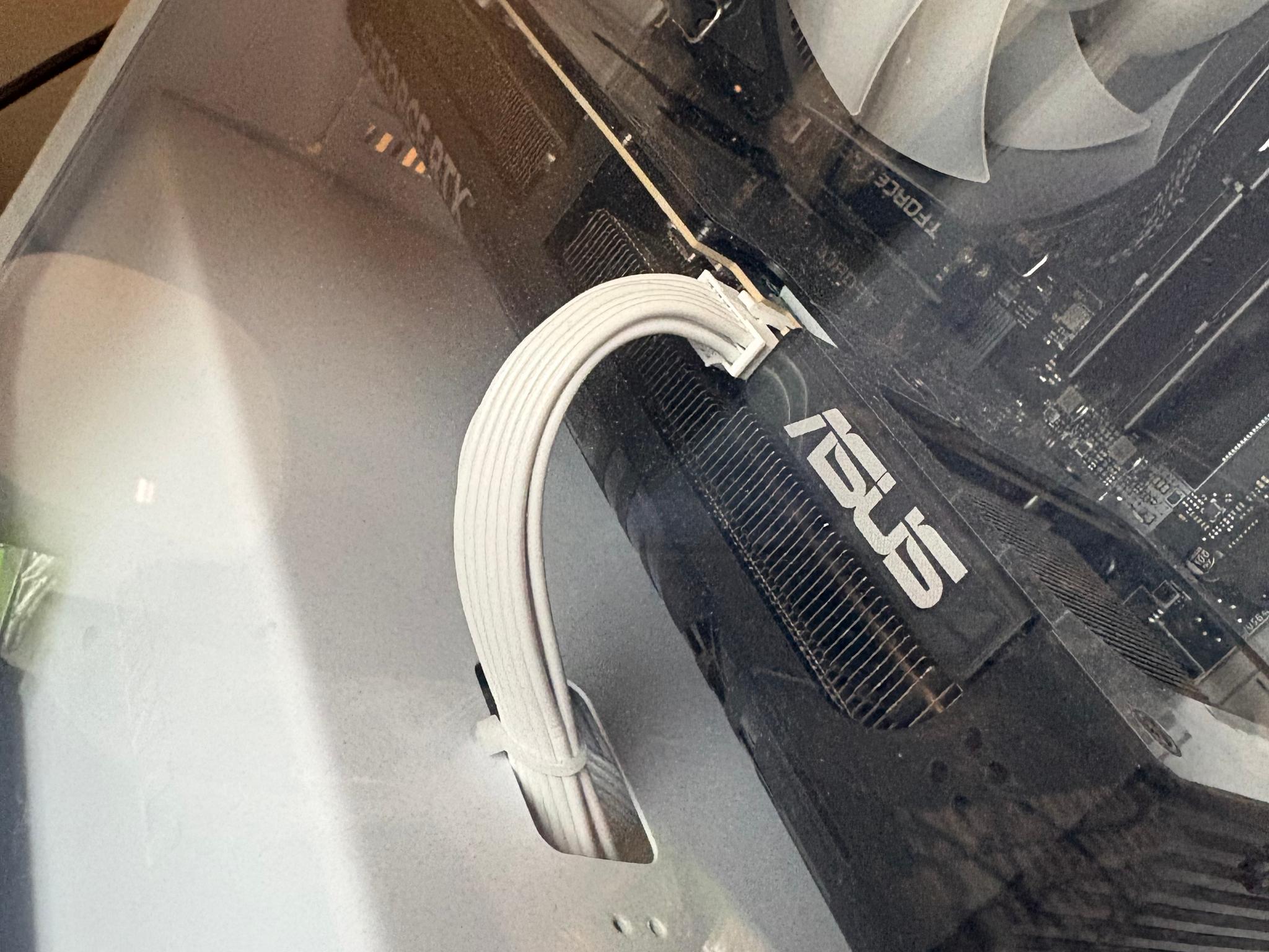 ASUS TUF Gaming GeForce RTX 5070 Ti - Image 2