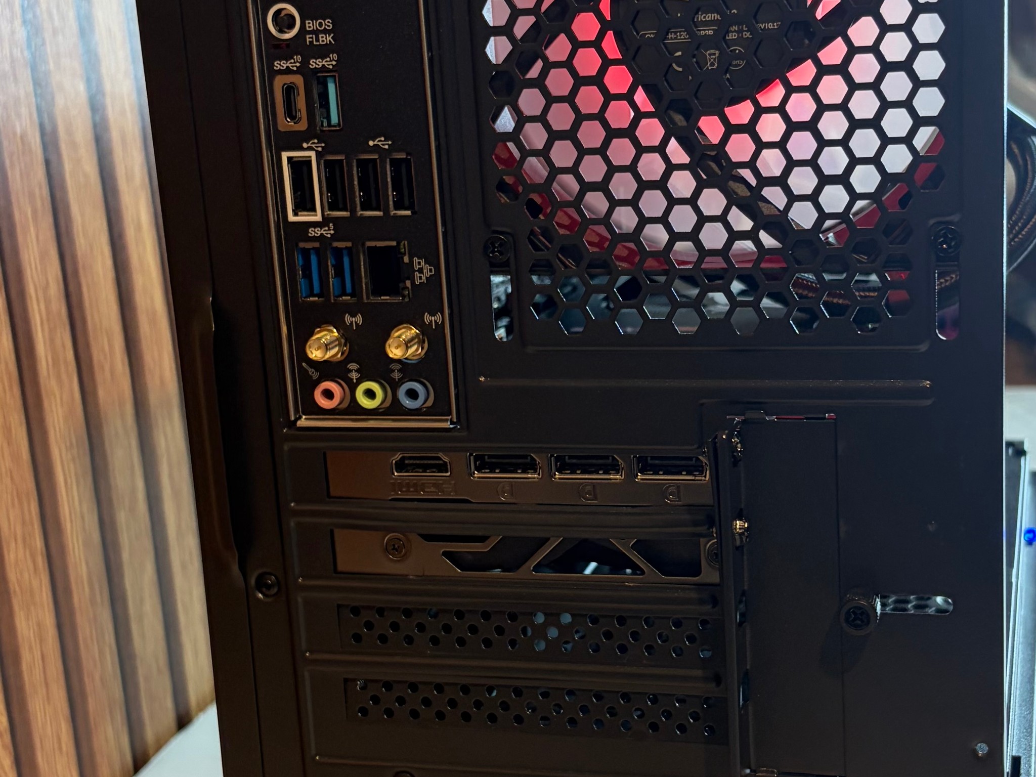 RTX 5060 | RYZEN 5 7500X3D | 16GB DDR5 | 240MM AIO | 500GB SSD | 750W | Windows 11 PRO