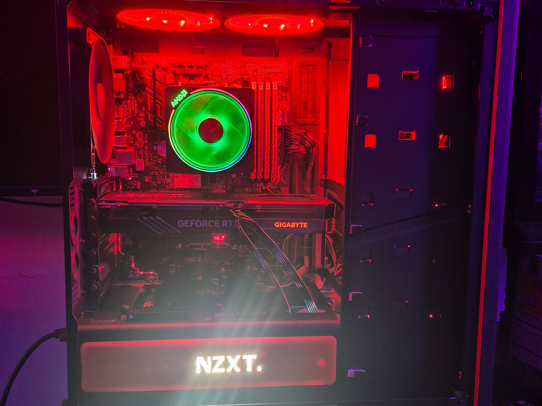 GeForce RTX 4060 Custom Gaming PC - Ryzen 7 3800X - 16GB RAM - 512GB SSD