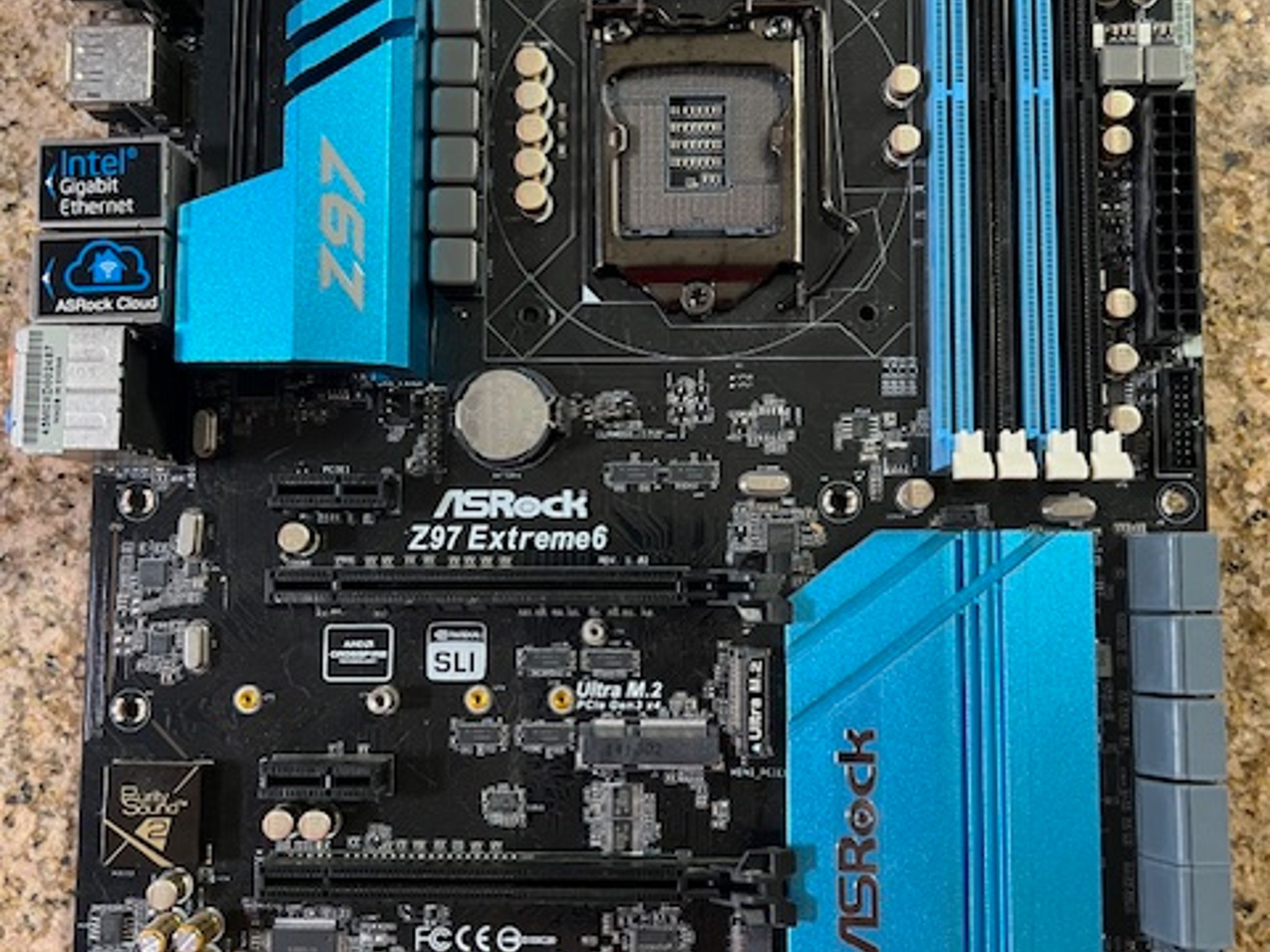 ASRock Z97 Extreme6 LGA 1150 Intel Z97 HDMI SATA 6Gb/s USB 3.0 ATX Intel Motherboard