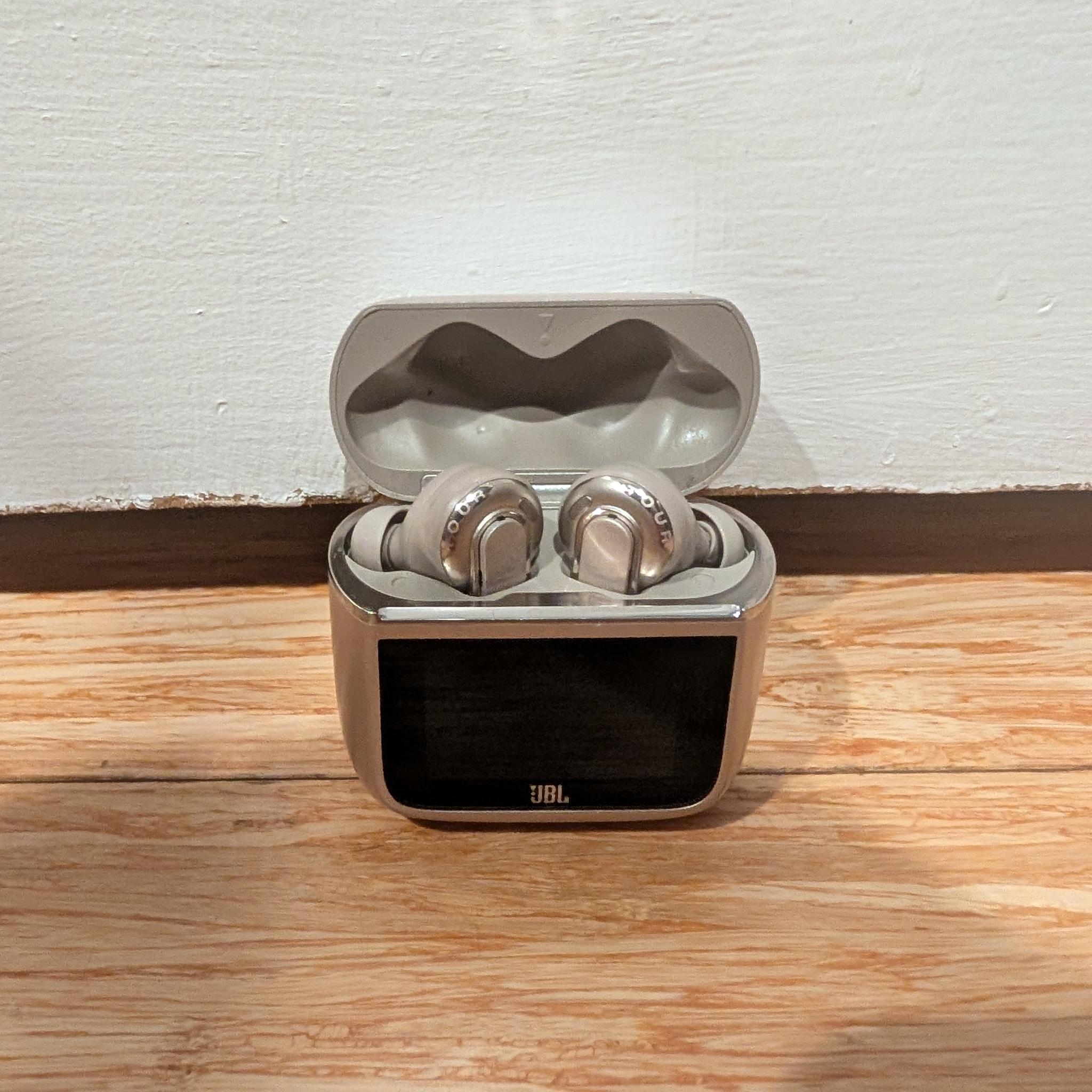 JBL Tour Pro 3s