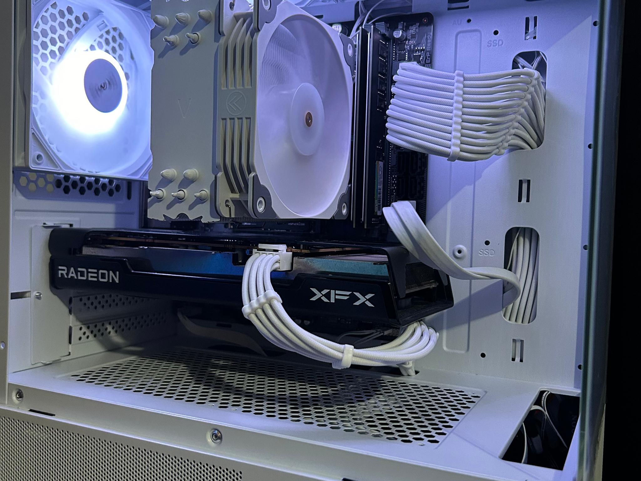 White 1080p Beast gaming pc
